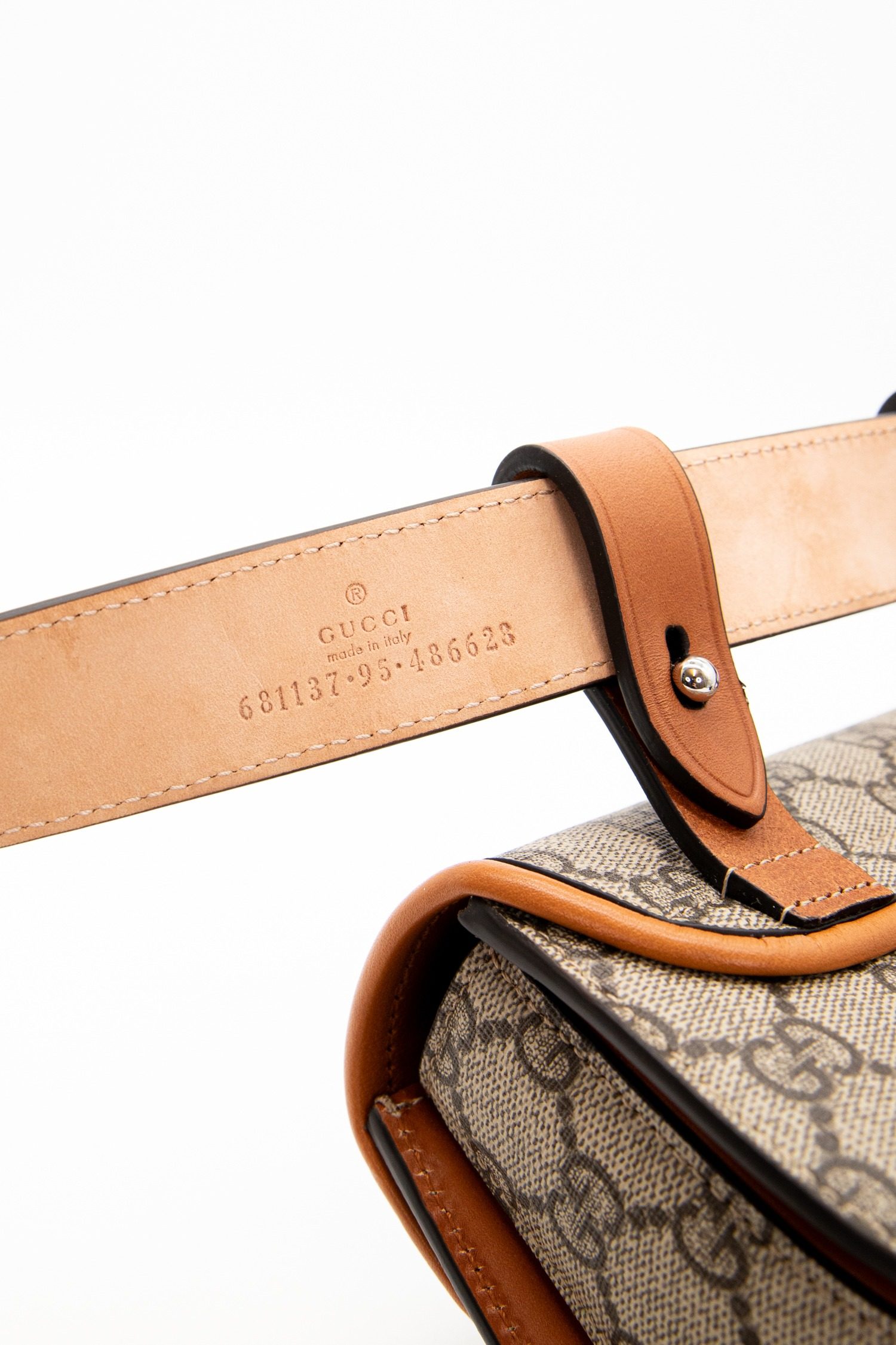 Thumbnail of http://Gucci%20„Bamboo%201947“%20Mini%20Gürteltasche%20in%20Beige,%20Hellbraun%20und%20Silber