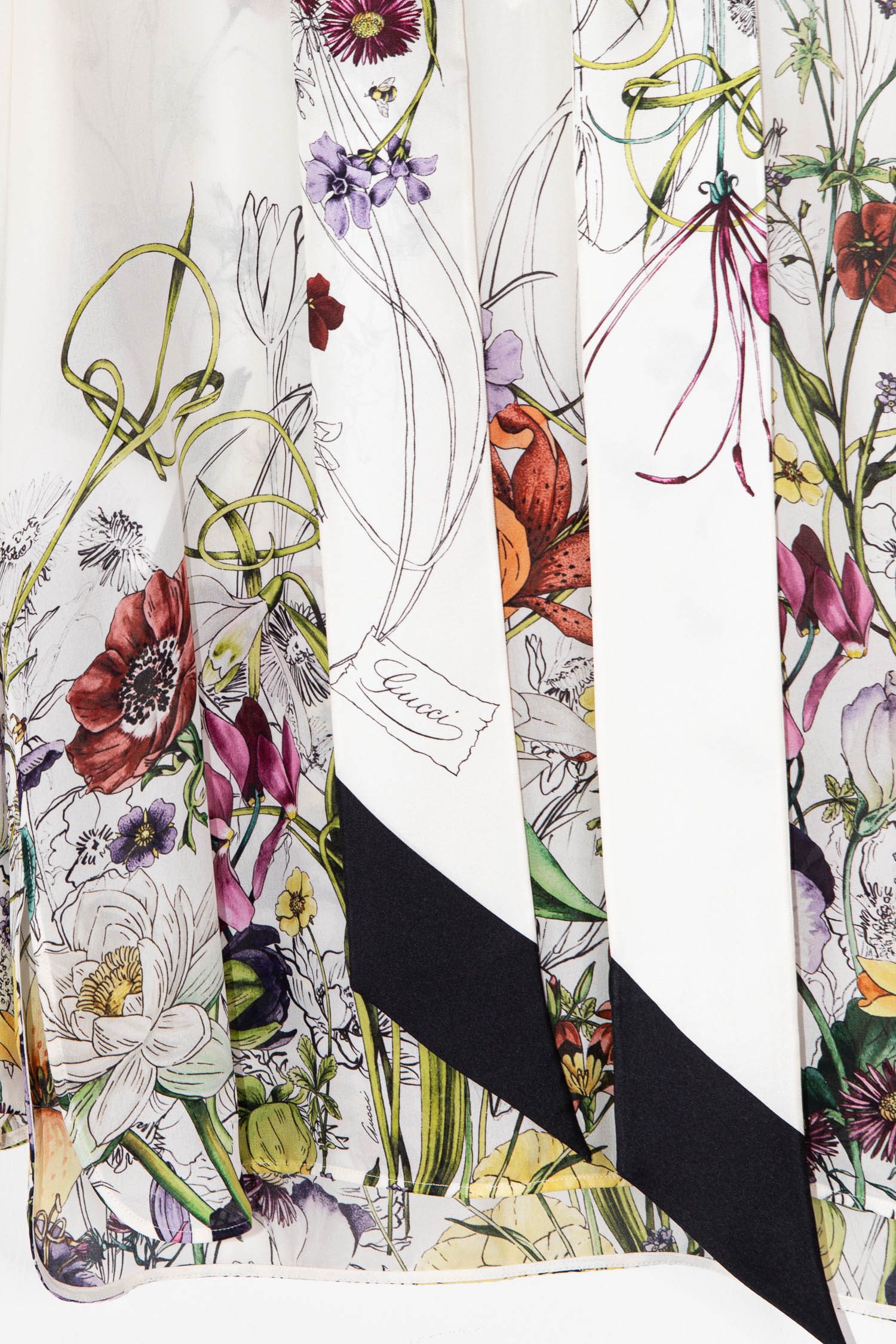 Thumbnail of http://Gucci%20Seidenbluse%20mit%20Blumenmotiven