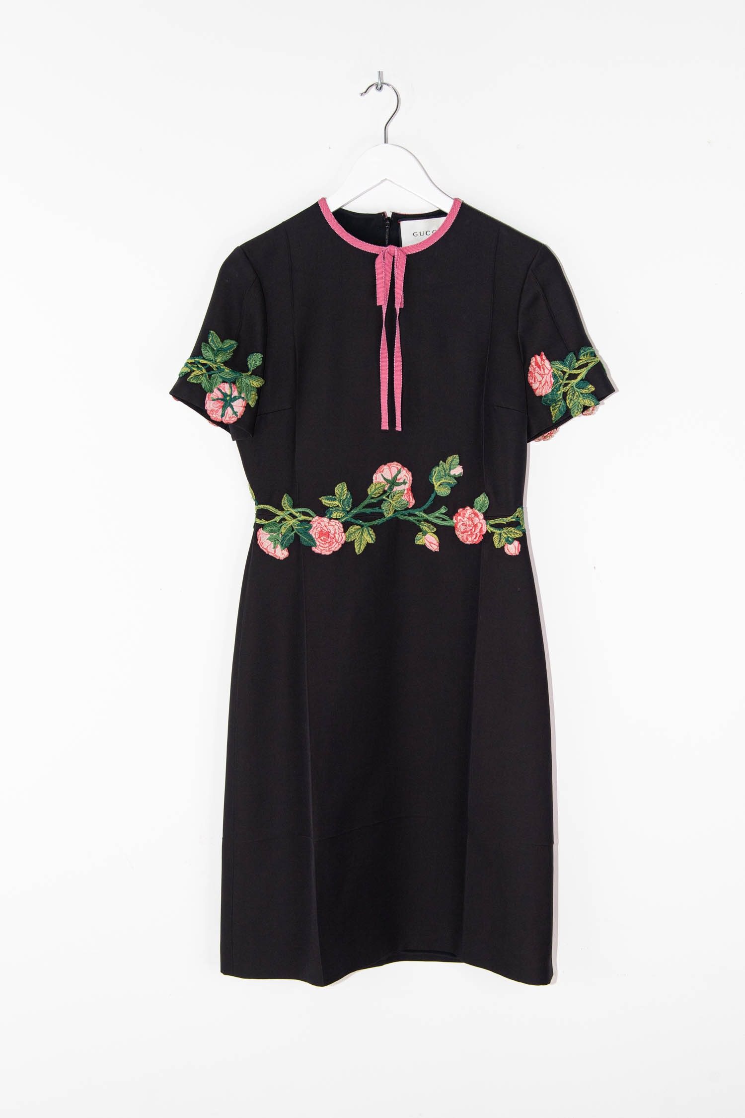 Thumbnail of http://Gucci%20Midikleid%20mit%20Rosendetails