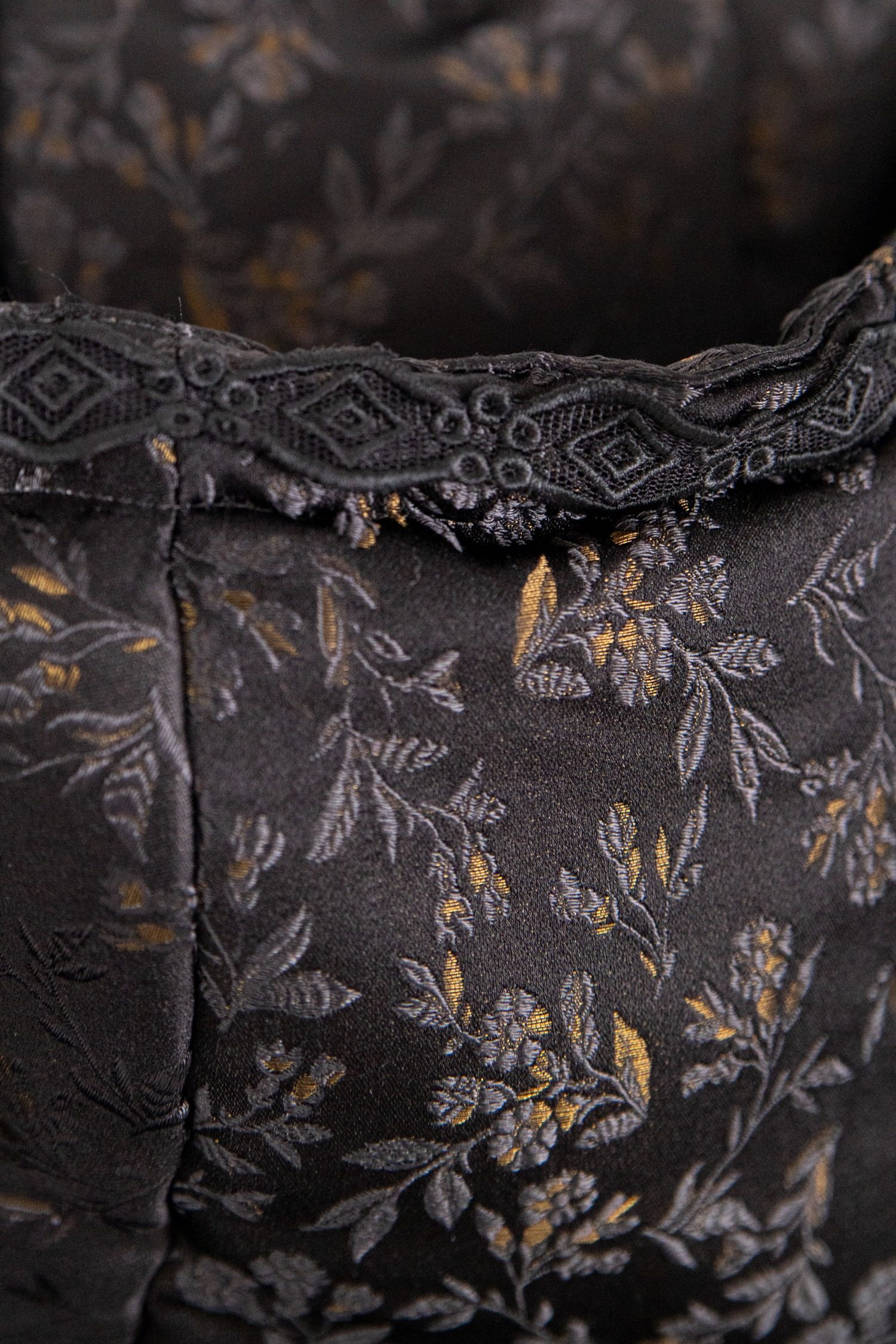 Thumbnail of http://Gucci%20NY%20Yankees%20Puffermantel%20in%20Schwarz