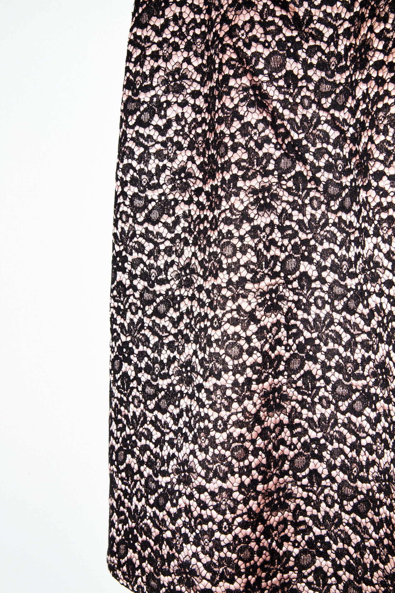 Thumbnail of http://Gucci%20Spitzenrock%20in%20Schwarz%20und%20Rosa