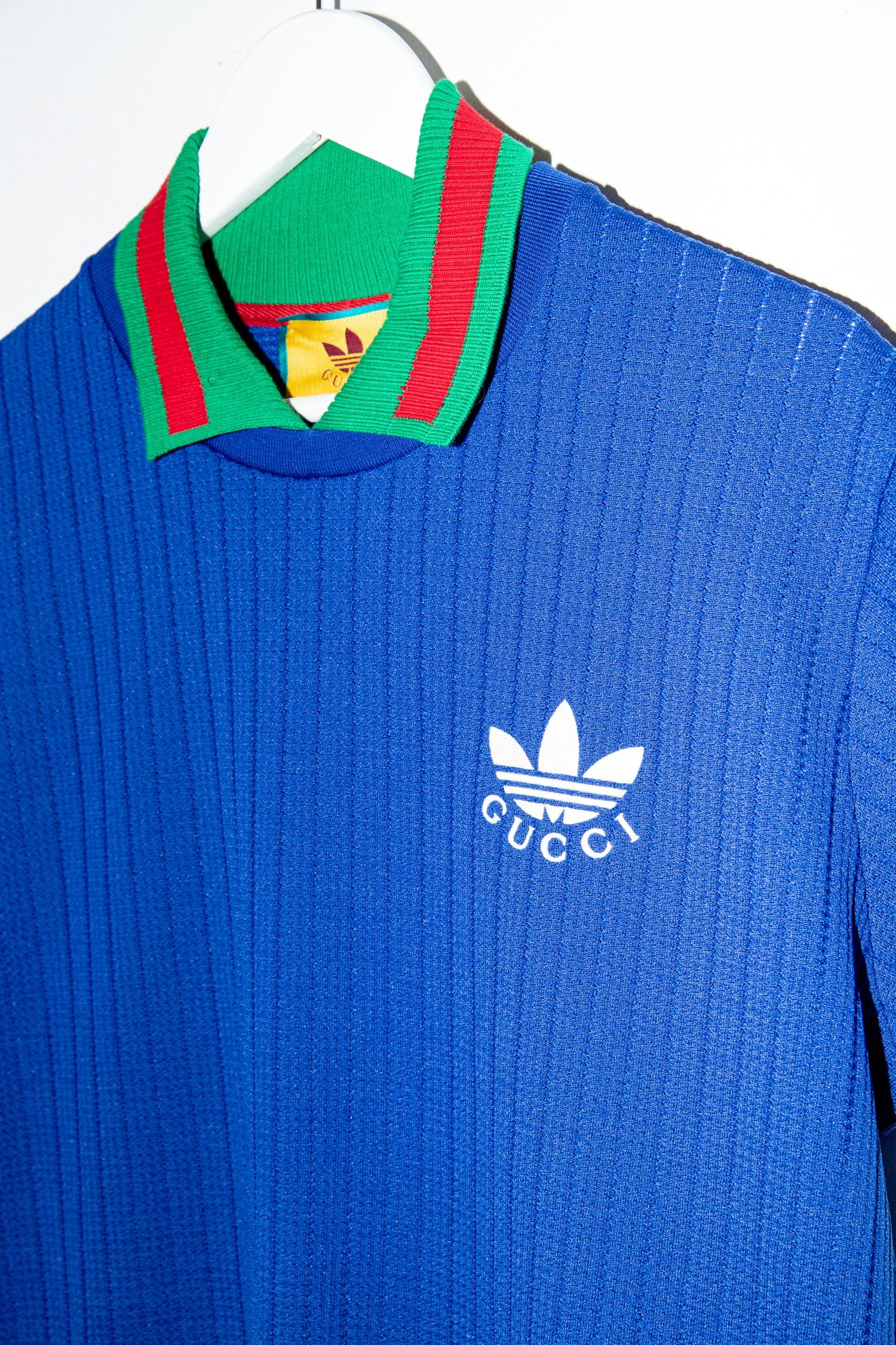 Thumbnail of http://Gucci%20x%20Adidas%20Polohemd%20in%20Kobaldblau