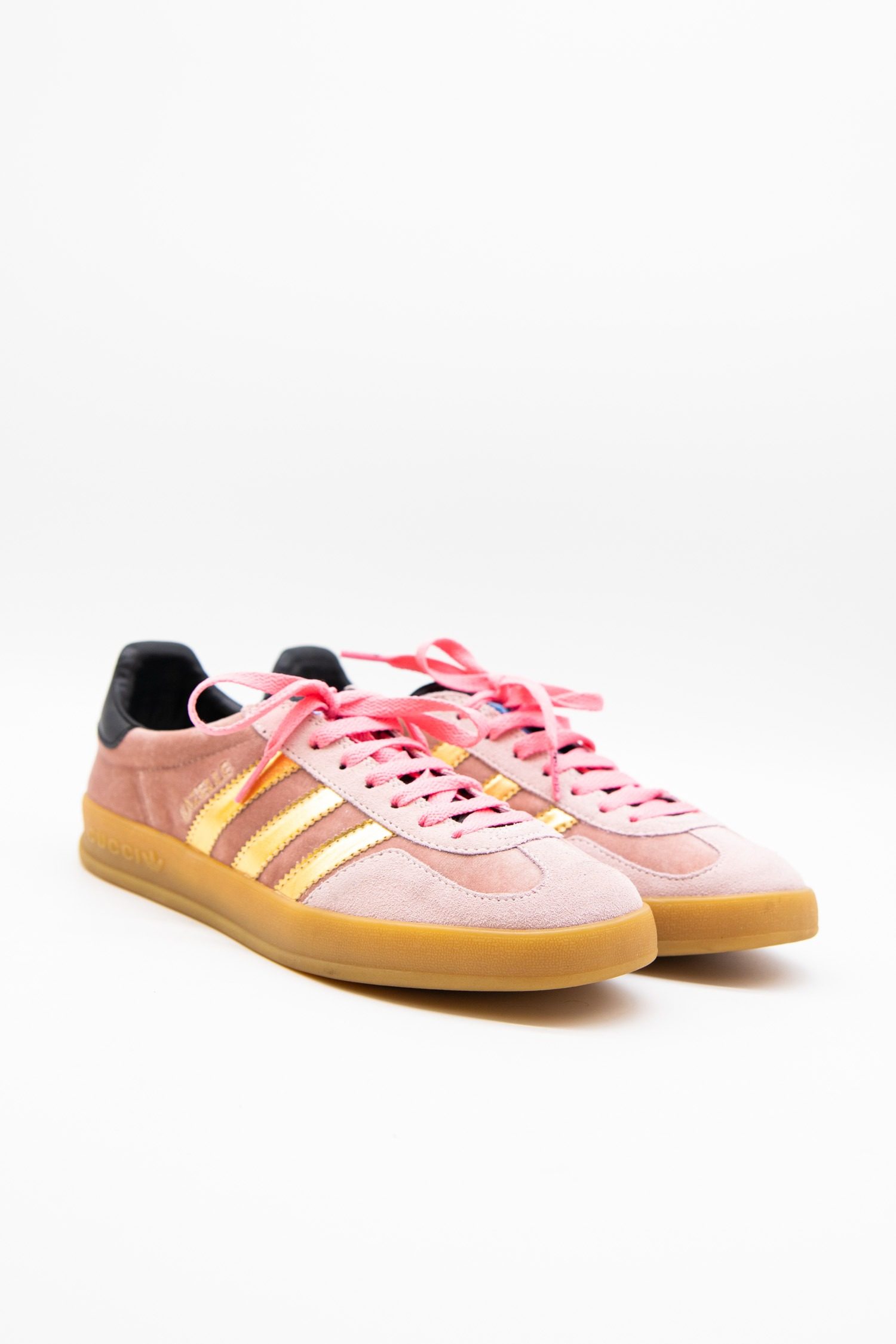 Thumbnail of http://Gucci%20x%20Adidas%20Gazelle%20Sneaker%20in%20Rosa%20und%20Gold