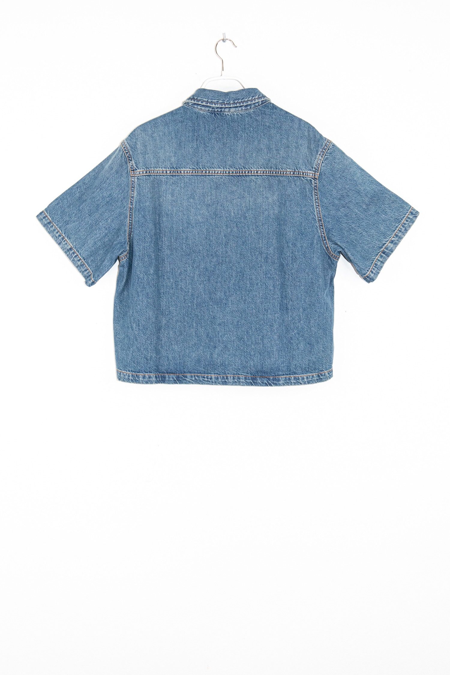 Thumbnail of http://Haikure%20Olive%20Hemd%20aus%20Denim%20in%20Blau