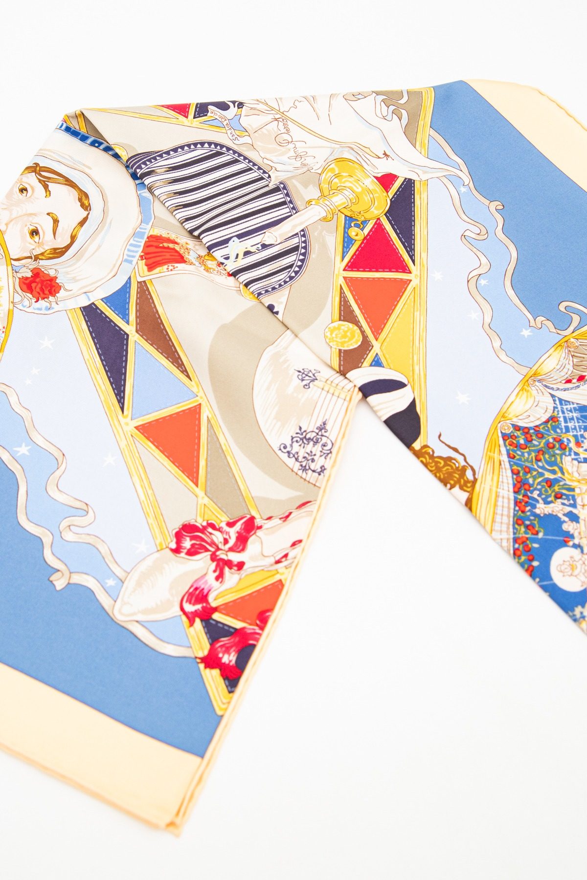 Thumbnail of http://Hermès%20„Mon%20Ami%20Pierrot“%20Seidentuch%20in%20Gelb%20und%20Bunt