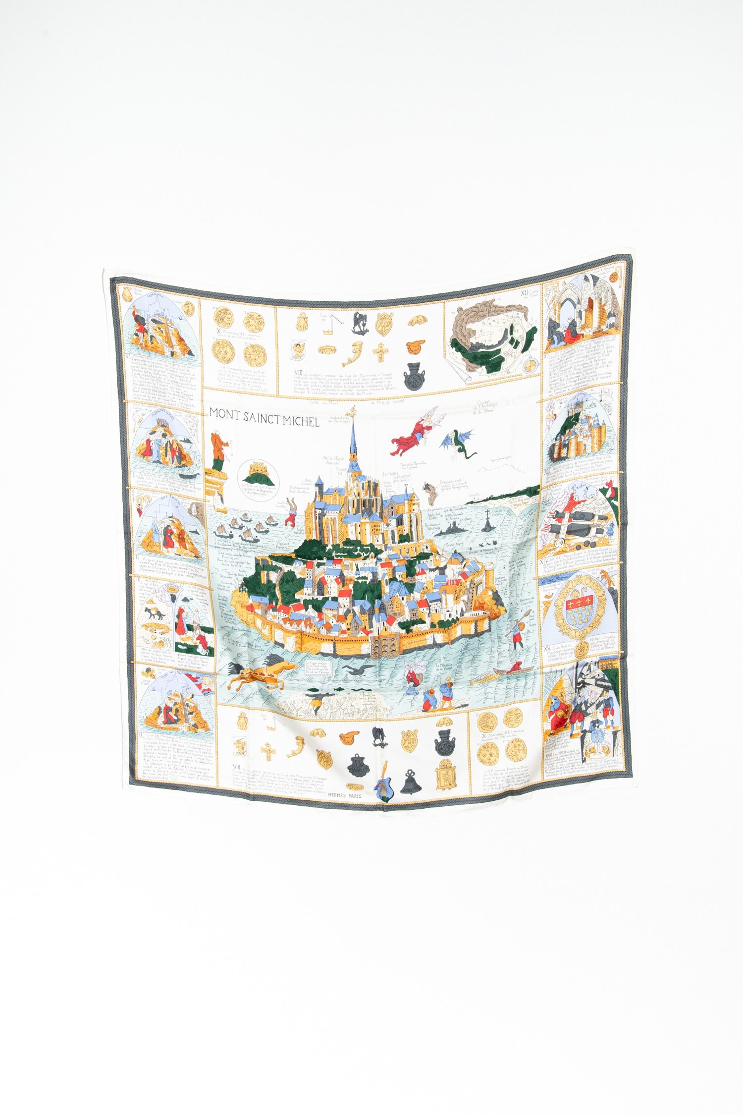 Thumbnail of http://Hermès%20„Mont%20Saint%20Michel“%20Seidentuch%20in%20Ecru%20und%20Bunt