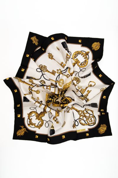 Hermès „Les Clés“ Tuch in Dunkelblau und Bunt