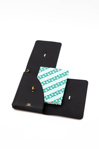 Hermès Notizbuch mit stoffbezogenem Einschlag und Schutzhülle