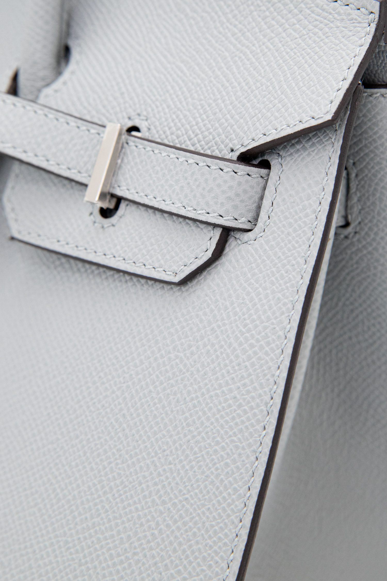 Thumbnail of http://Hermès%20Birkin%20Bag%2025%20Handtasche%20in%20Hellgrau