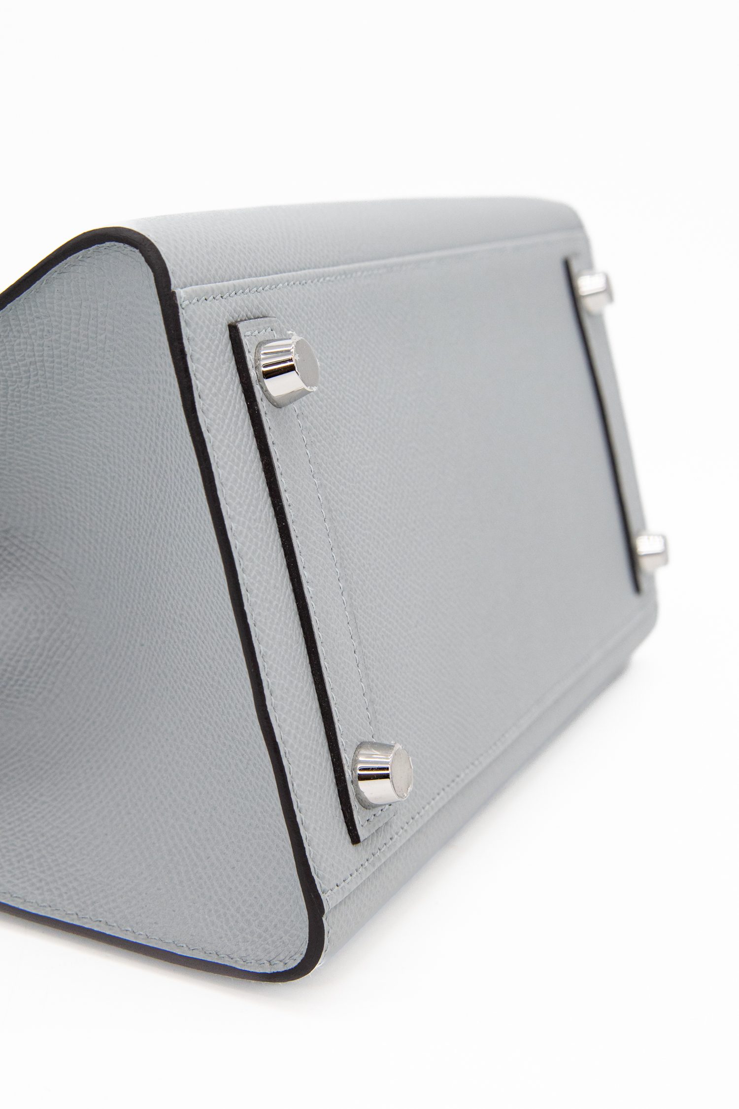 Thumbnail of http://Hermès%20Birkin%20Bag%2025%20Handtasche%20in%20Hellgrau