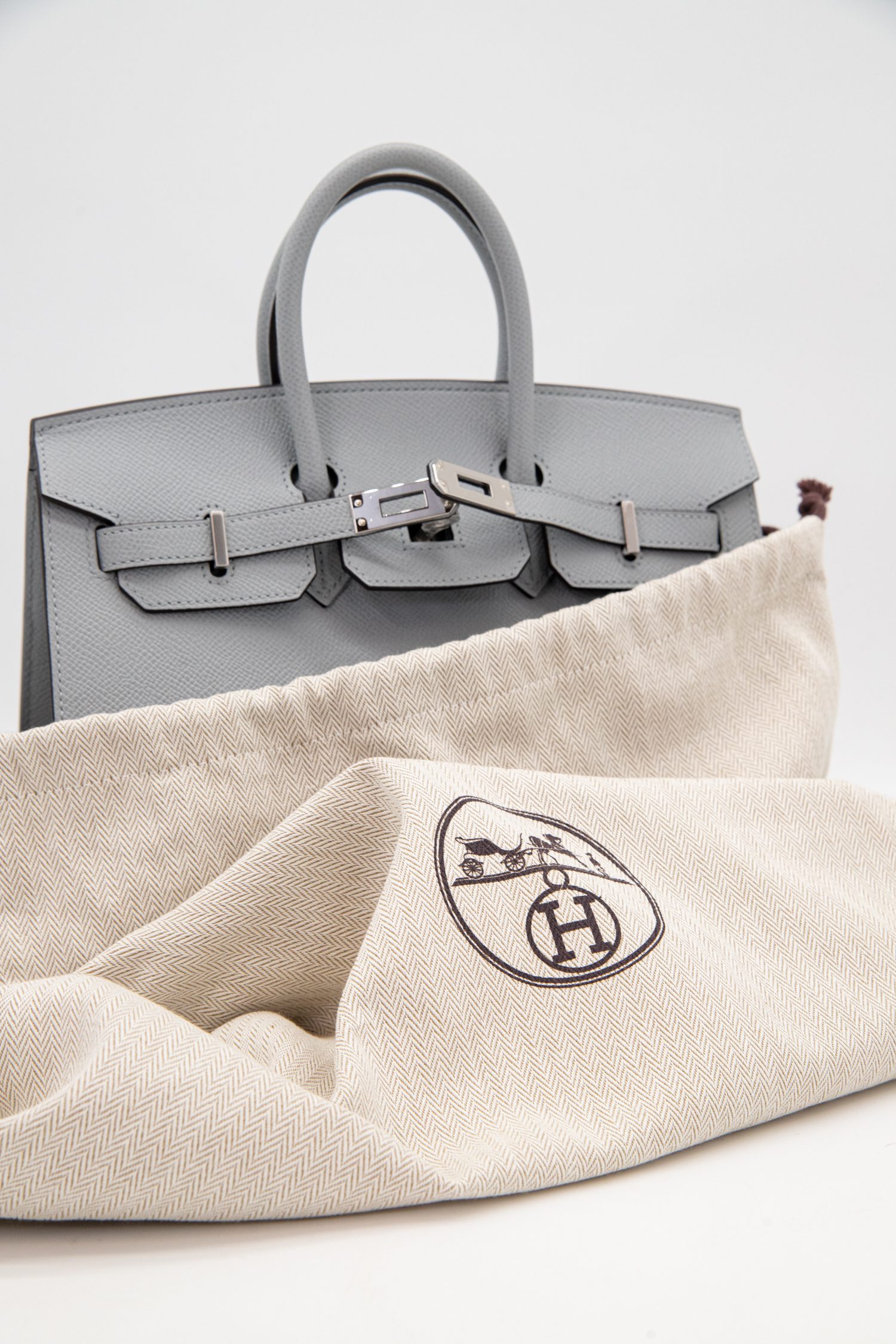 Thumbnail of http://Hermès%20Birkin%20Bag%2025%20Handtasche%20in%20Hellgrau