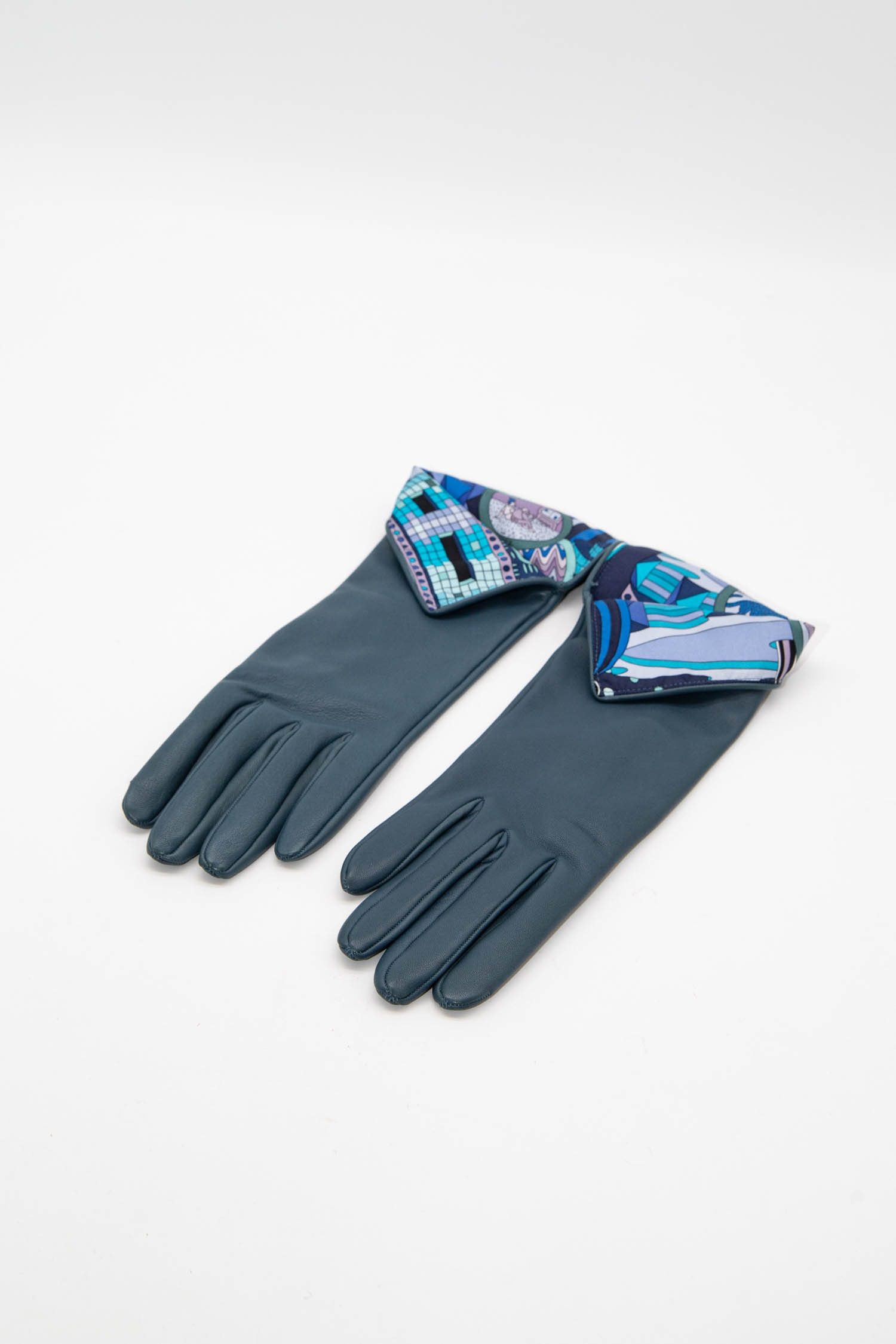 Thumbnail of http://Hermès%20feine%20Lederhandschuhe%20in%20Blau