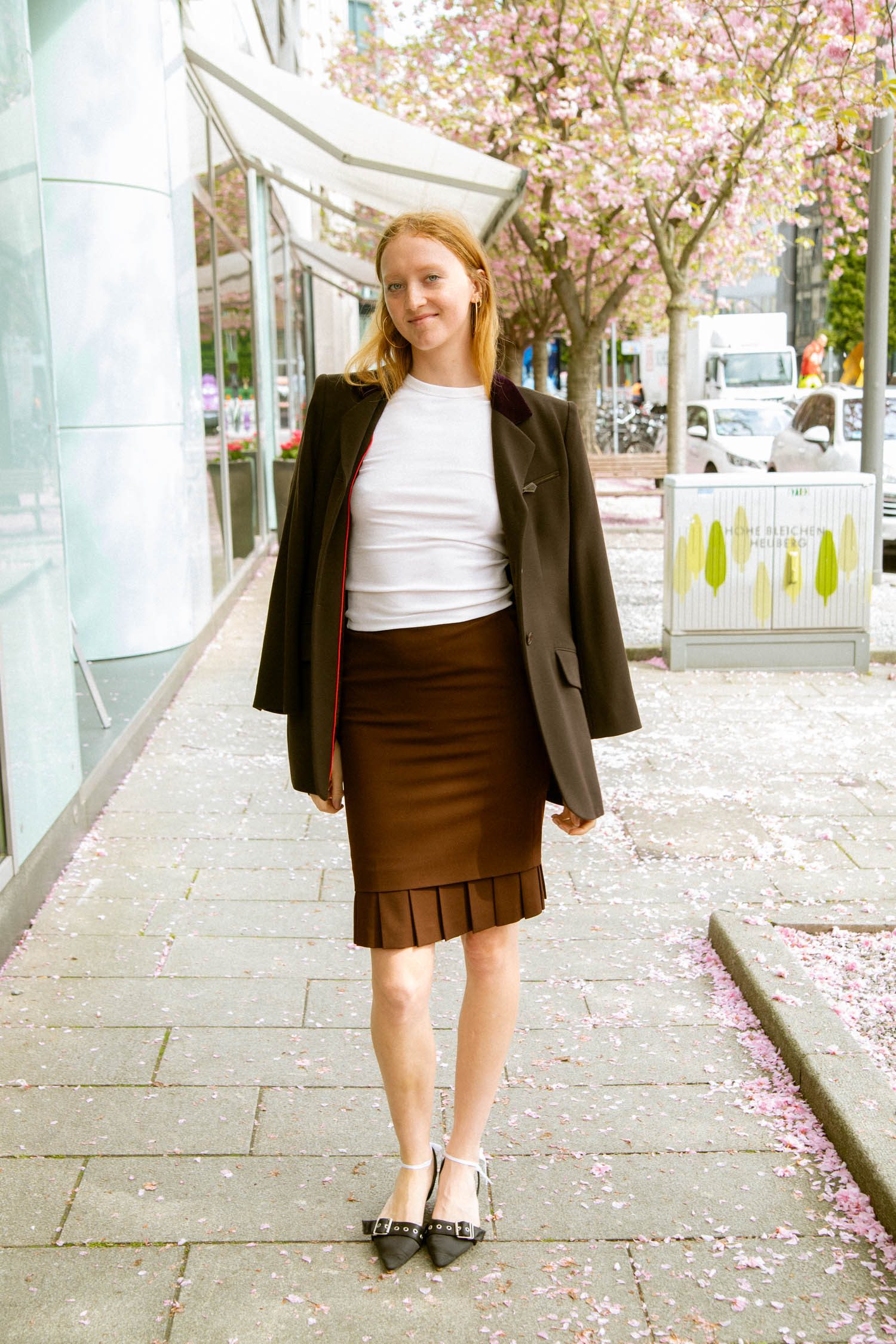 Thumbnail of http://Hermès%20Vintage%20Blazer%20mit%20Samtkragen