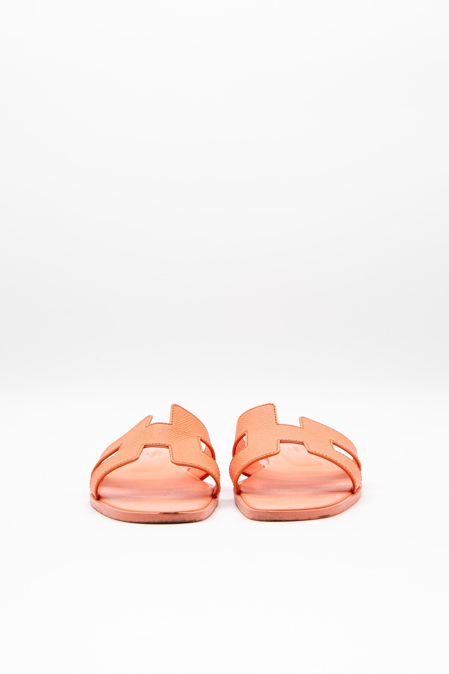 Thumbnail of http://Hermès%20Oran%20Sandalen%20in%20Hellorange