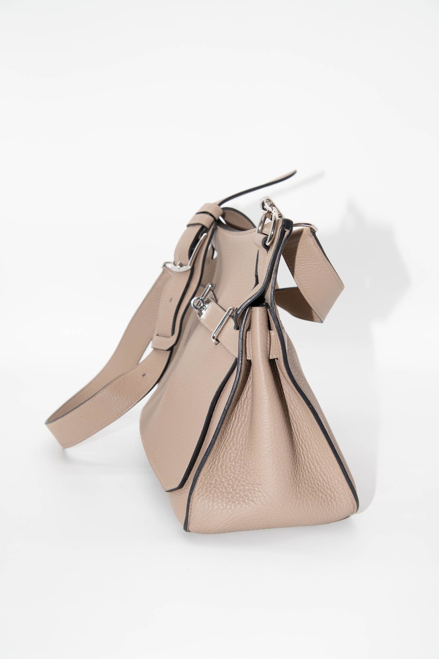 Thumbnail of http://Hermès%20Jypsière%20Umhängetasche%20in%20Beige