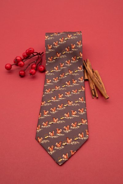 Hermès Krawatte mit Eichhörnchen in Dunkelbraun
