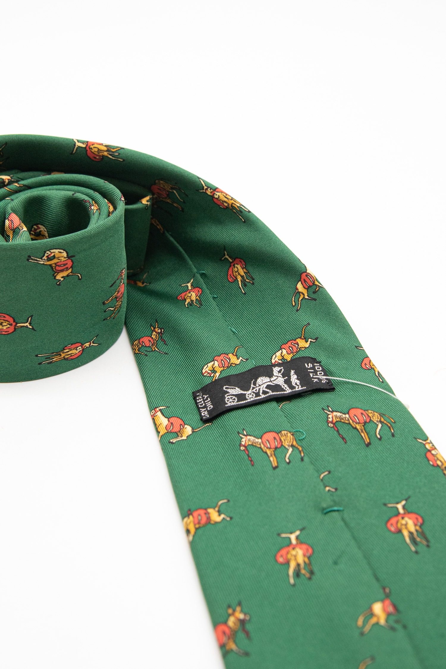 Thumbnail of http://Hermès%20Krawatte%20mit%20Esel-Muster%20in%20Dunkelgrün