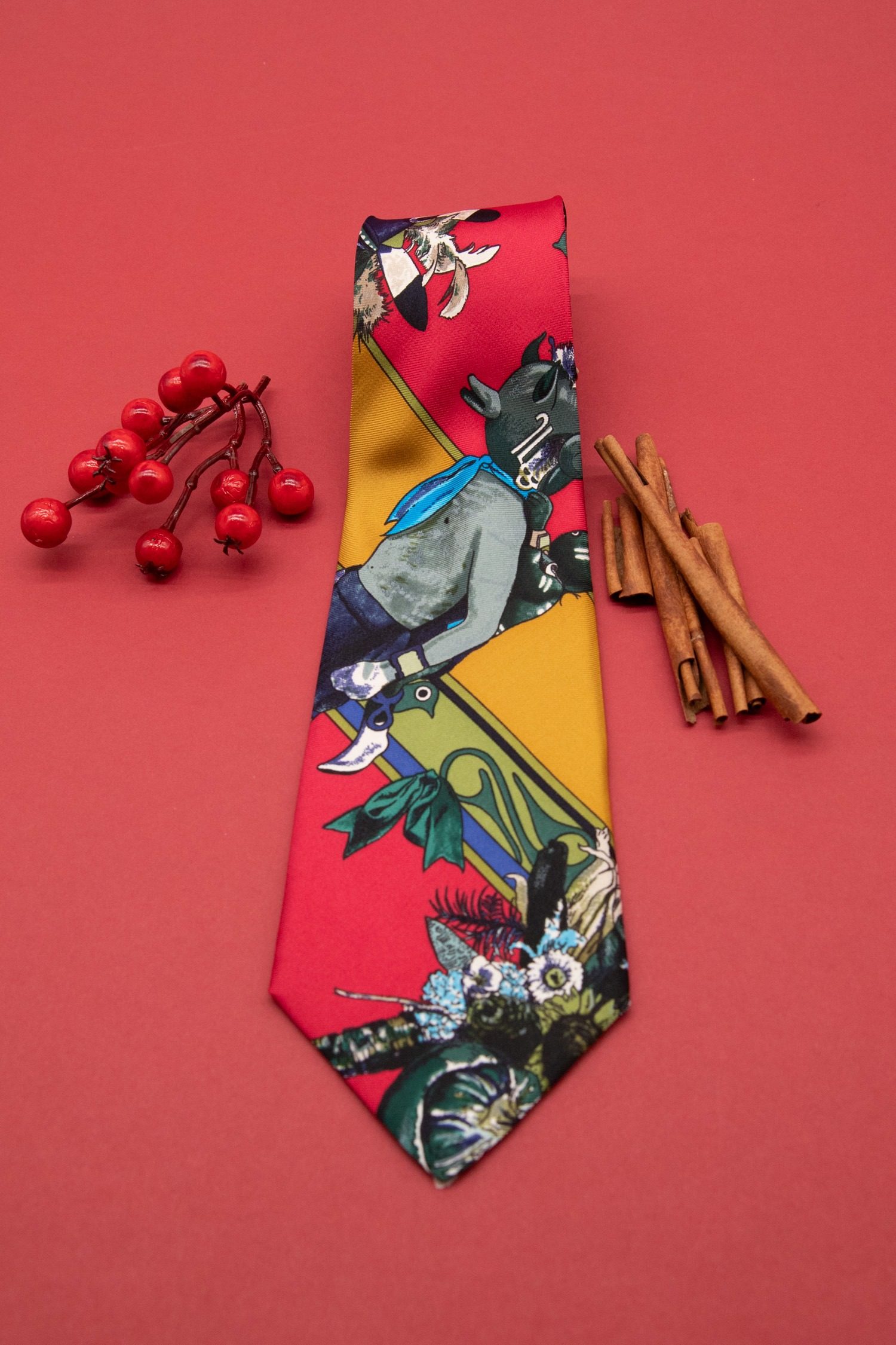 Thumbnail of http://Hermès%20Krawatte%20mit%20bunten%20Illustrationen