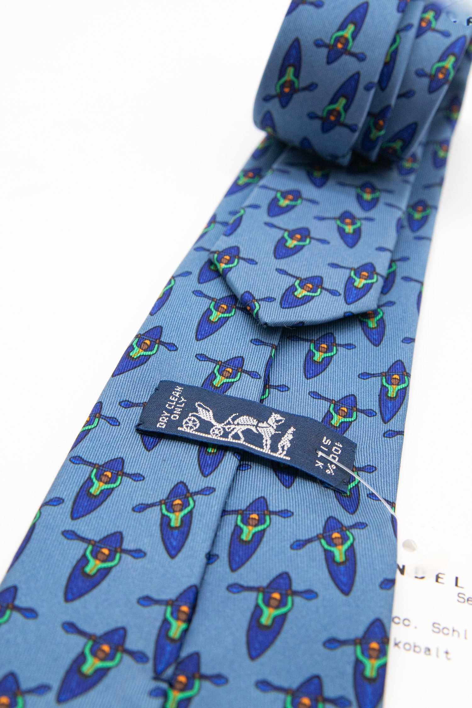 Thumbnail of http://Hermès%20Krawatte%20mit%20Kanufahrer%20Muster in%20Blau%20und%20Dunkelblau