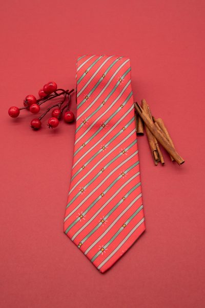 Hermès Krawatte mit Streifen und Sternen in Rot