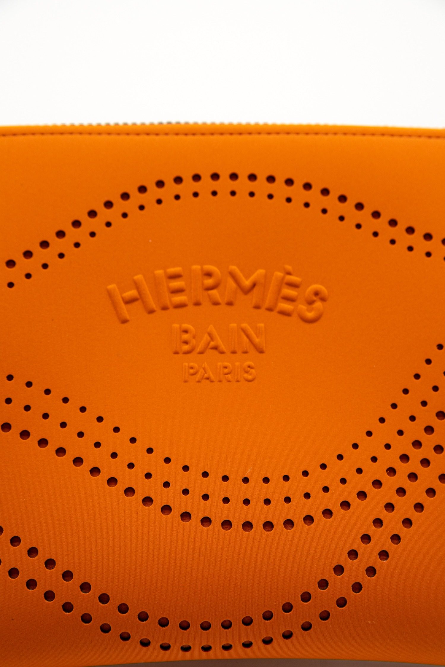 Thumbnail of http://Hermès%20Neobain%20Waves%20Kosmetiktasche%20in%20Orange