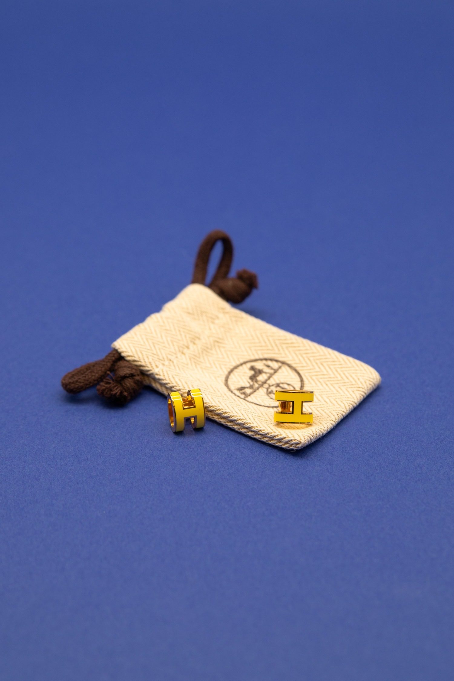 Thumbnail of http://Hermès%20Pop%20H%20Ohrringe%20in%20Gelb%20und%20Gold