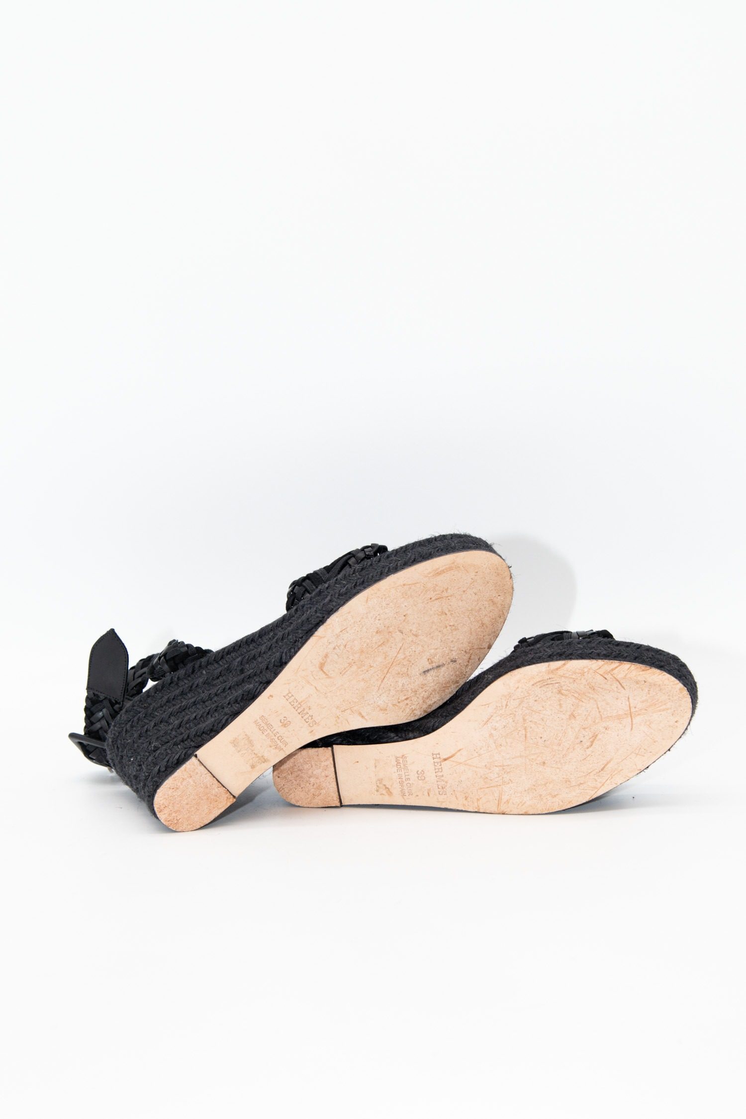 Thumbnail of http://Hermès%20Wedges%20mit%20Flechtdetails%20in%20Schwarz