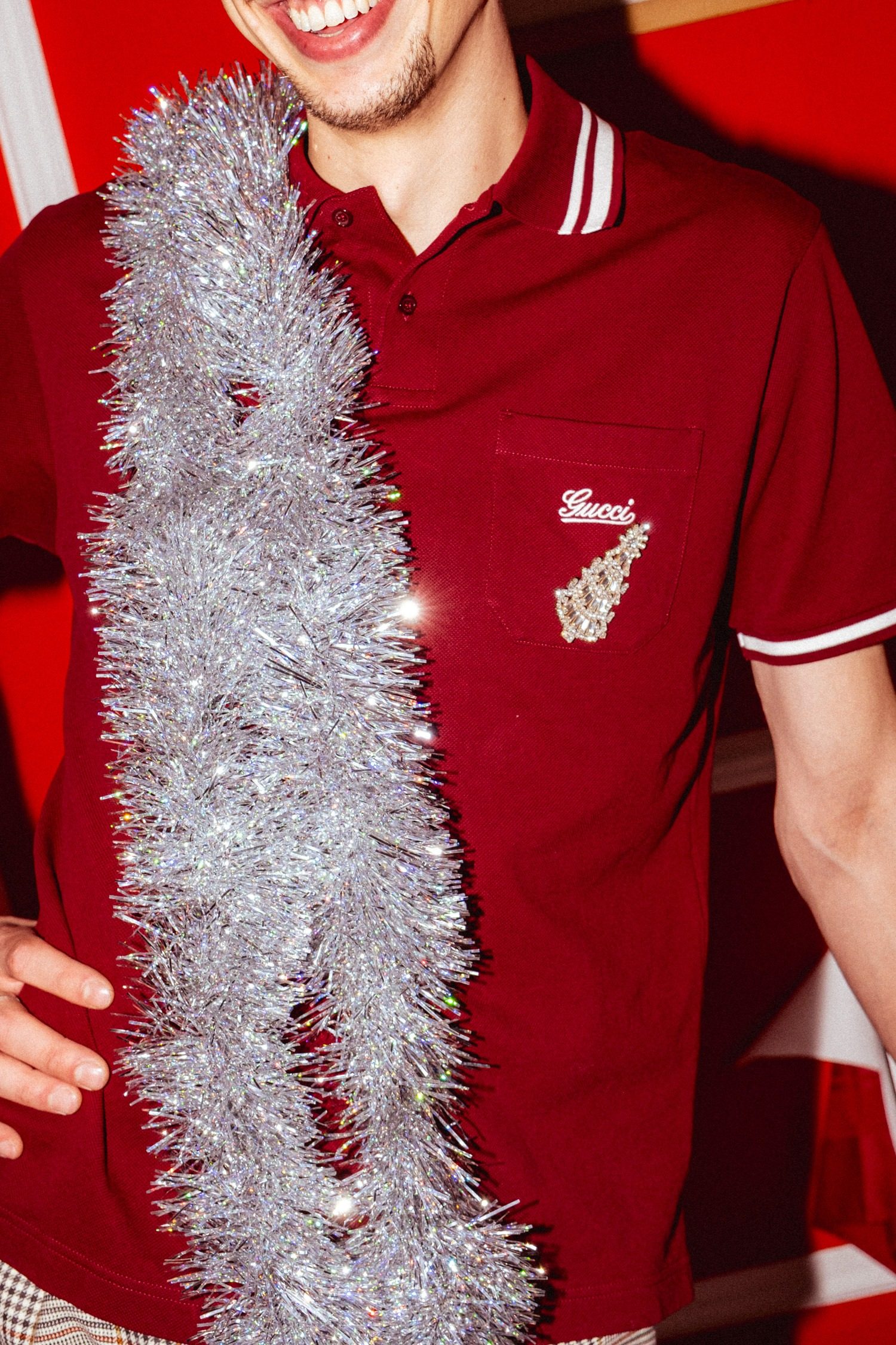 Thumbnail of http://Husar%20D.%20Brosche%20in%20Tannen%20Form%20mit%20Strasssteinen