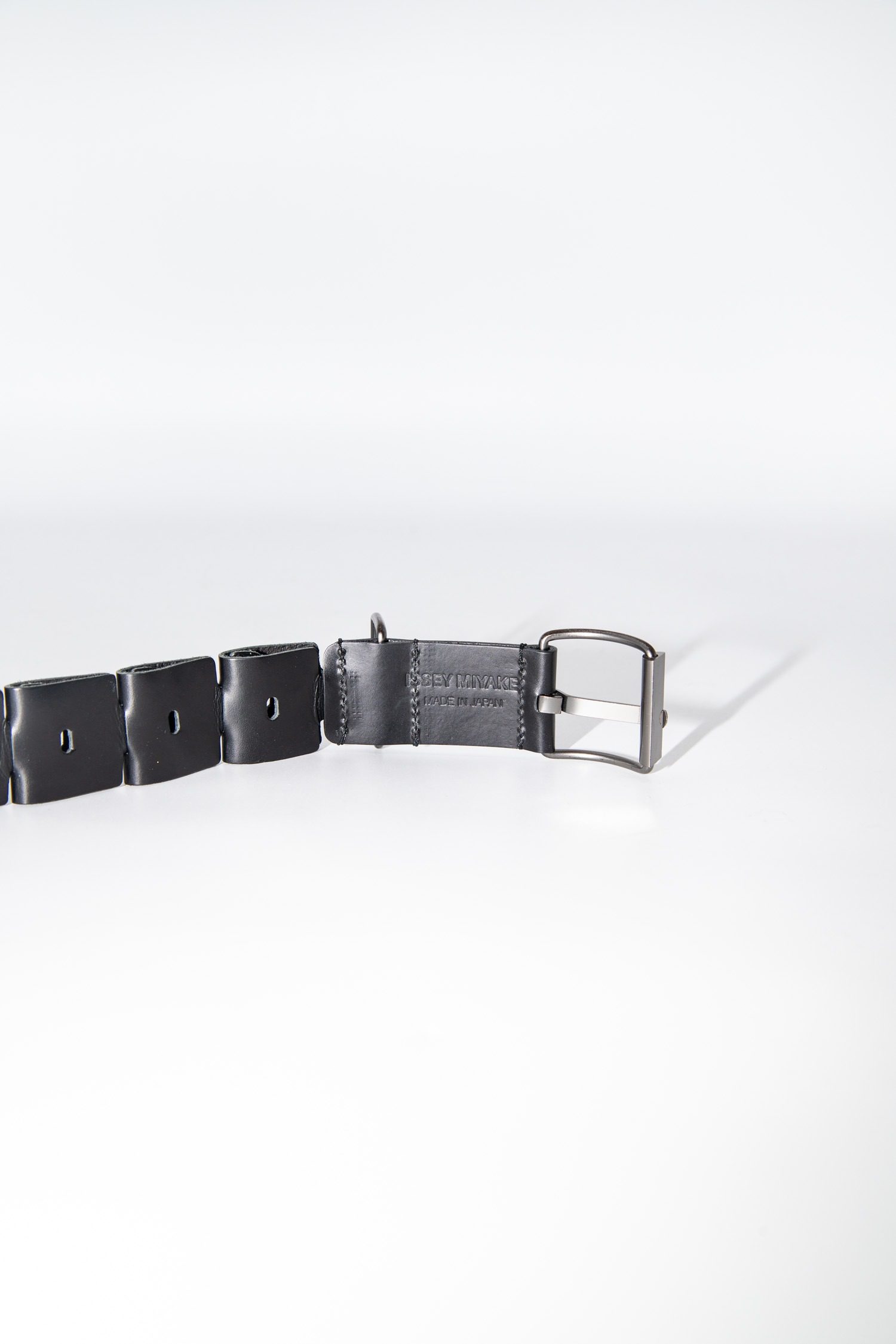 Thumbnail of http://Issey%20Miyake%20Ledergürtel%20in%20Schwarz