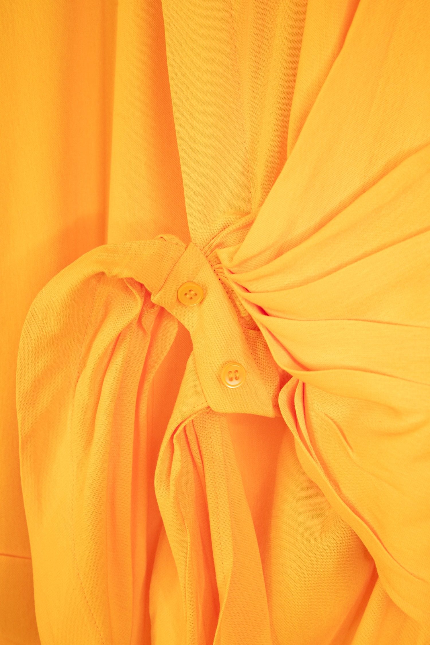 Thumbnail of http://Jacquemus%20La%20Chemise%20Bahia%20Bluse%20in%20Orange