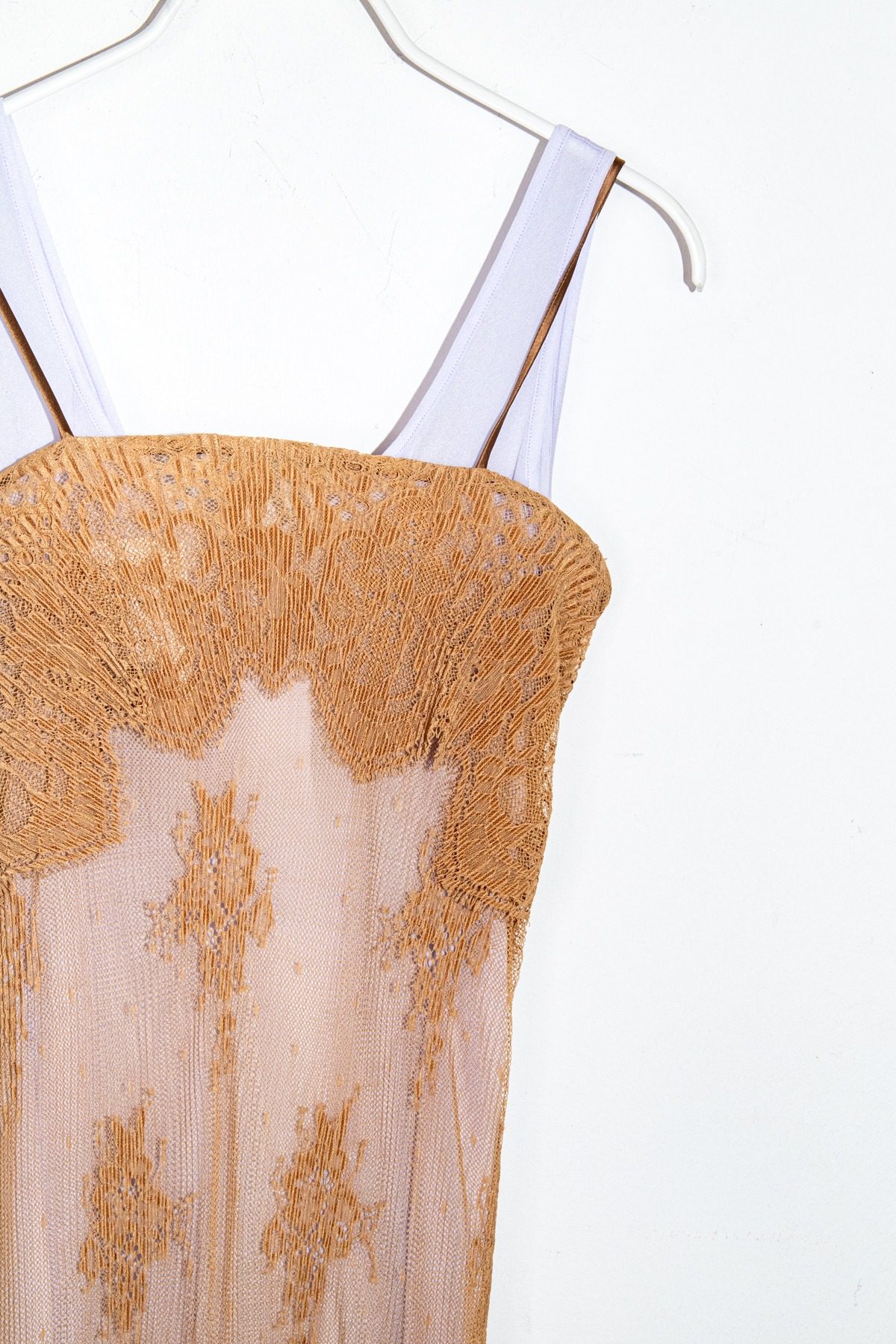 Thumbnail of http://Jacques%20Wei%20Maxikleid%20aus%20Spitze%20in%20Beige%20und%20Lavendel