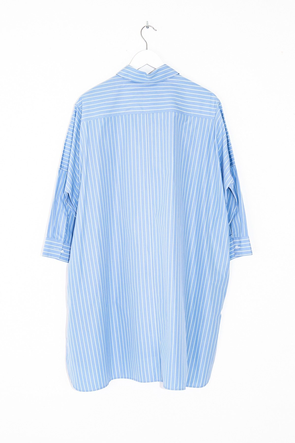 Thumbnail of http://Jil%20Sander%20Sunday%20Stripes%20Hemdblusenkleid%20in%20Hellblau%20und%20Weiß
