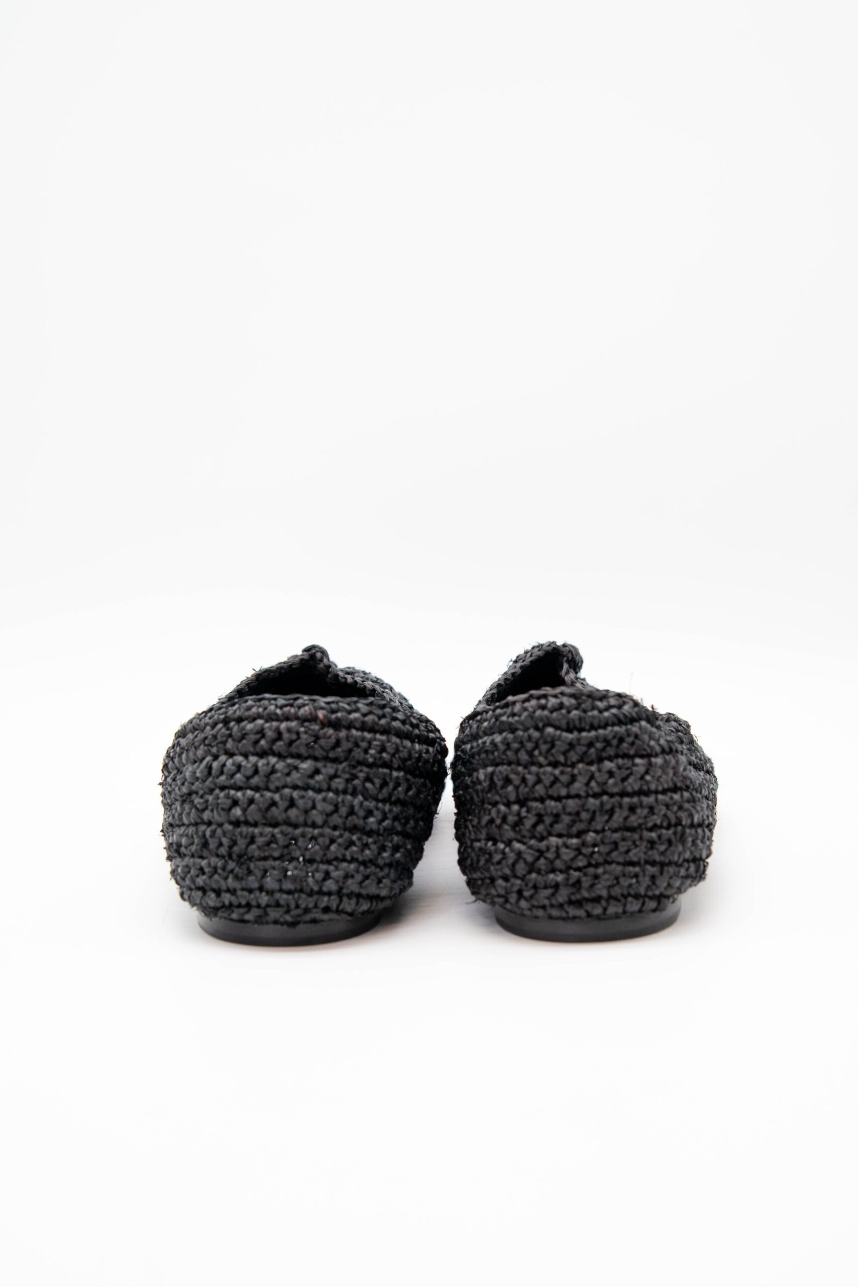 Thumbnail of http://Jil%20Sander%20Slipper%20mit%20Häkelmuster%20in%20Schwarz