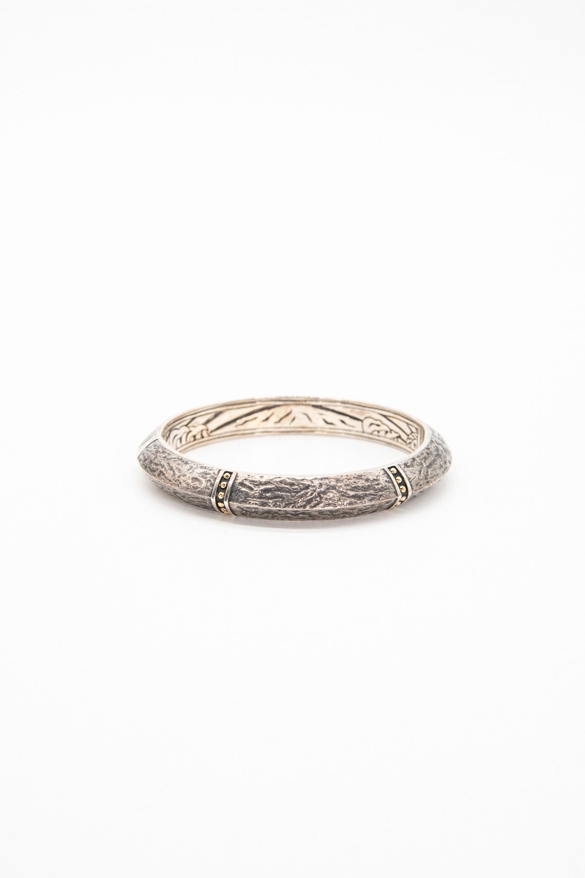 Thumbnail of http://John%20Hardy%20Armreif%20mit%20Goldenen%20Details%20in%20Silber