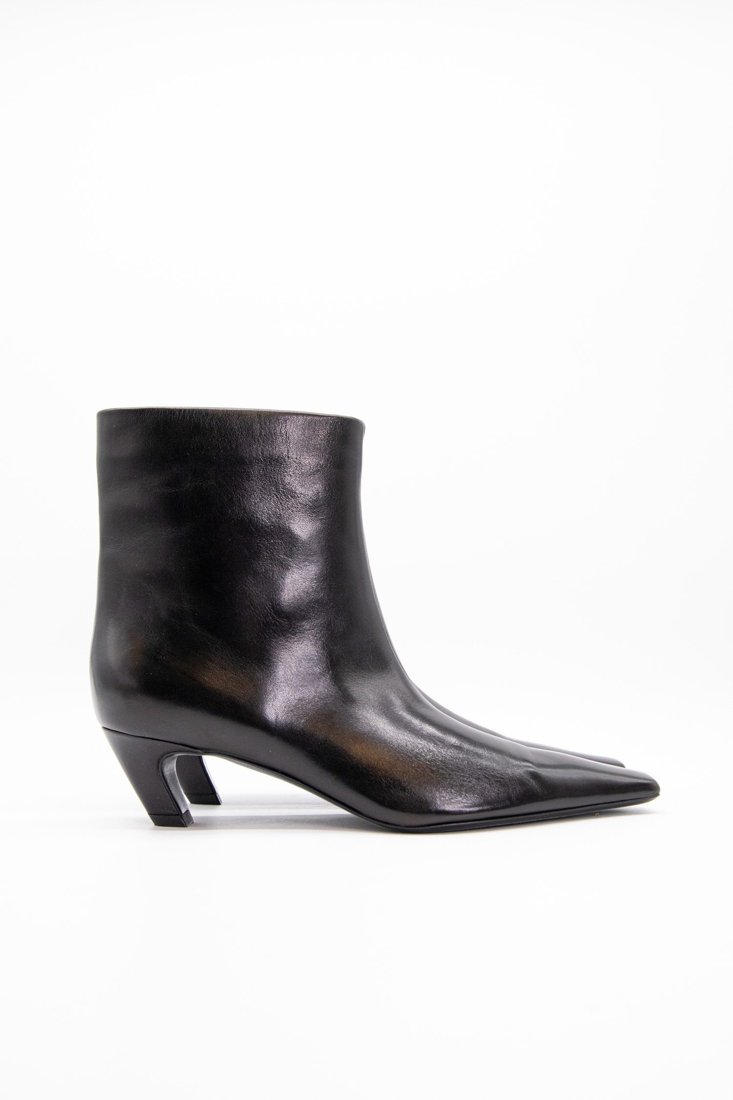 Thumbnail of http://Khaite%20Arizona%20Stiefeletten%20aus%20Leder%20in%20Schwarz