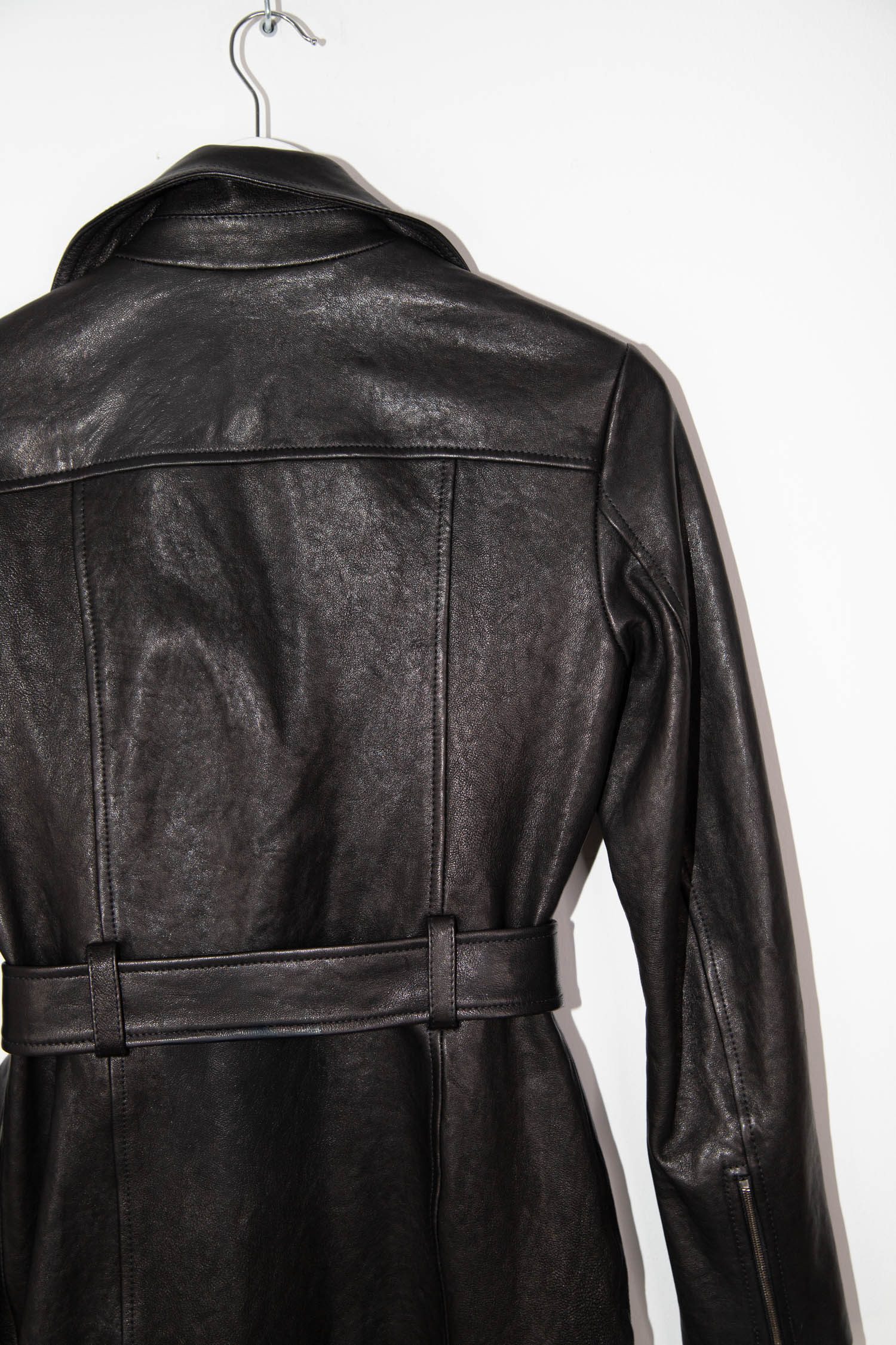 Khaite Minikleid "Nuelle" aus Leder in Schwarz