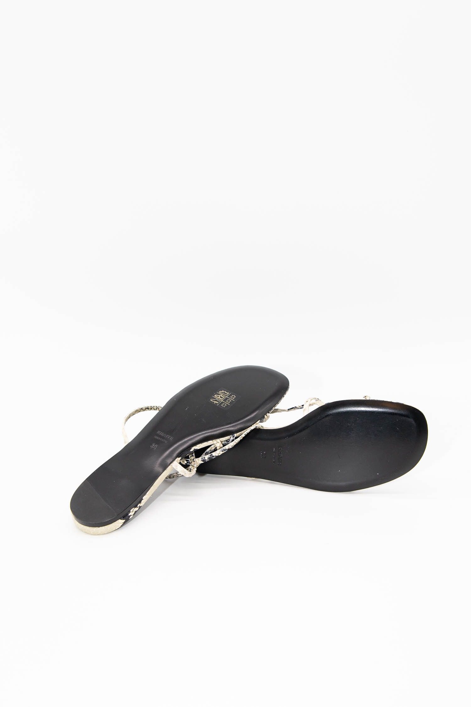 Thumbnail of http://Khaite%20Loop%20Flat%20Sandalen%20mit%20Schlangenmuster