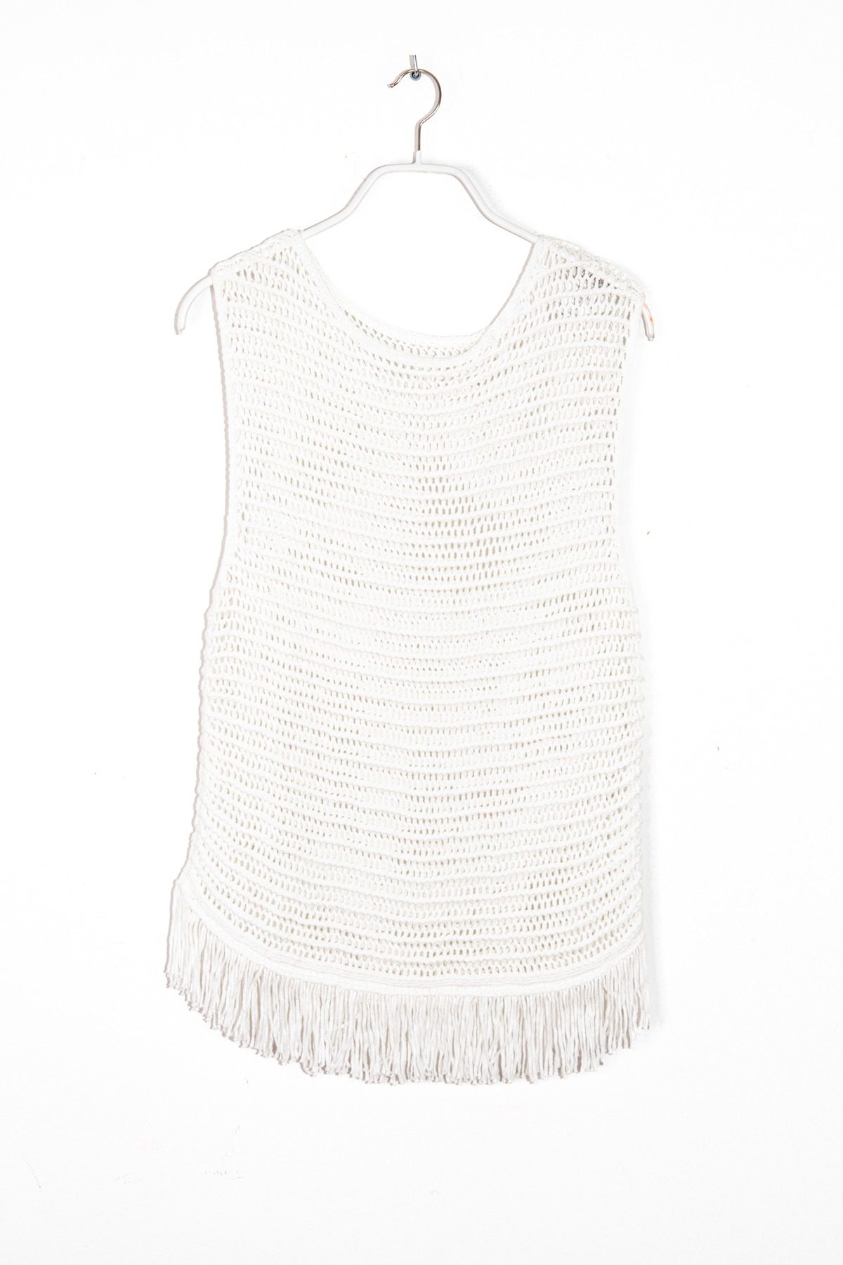 Thumbnail of http://Le%20Tricot%20Perugia%20Oberteil%20aus%20Strick%20mit%20Fransen%20in%20Weiß