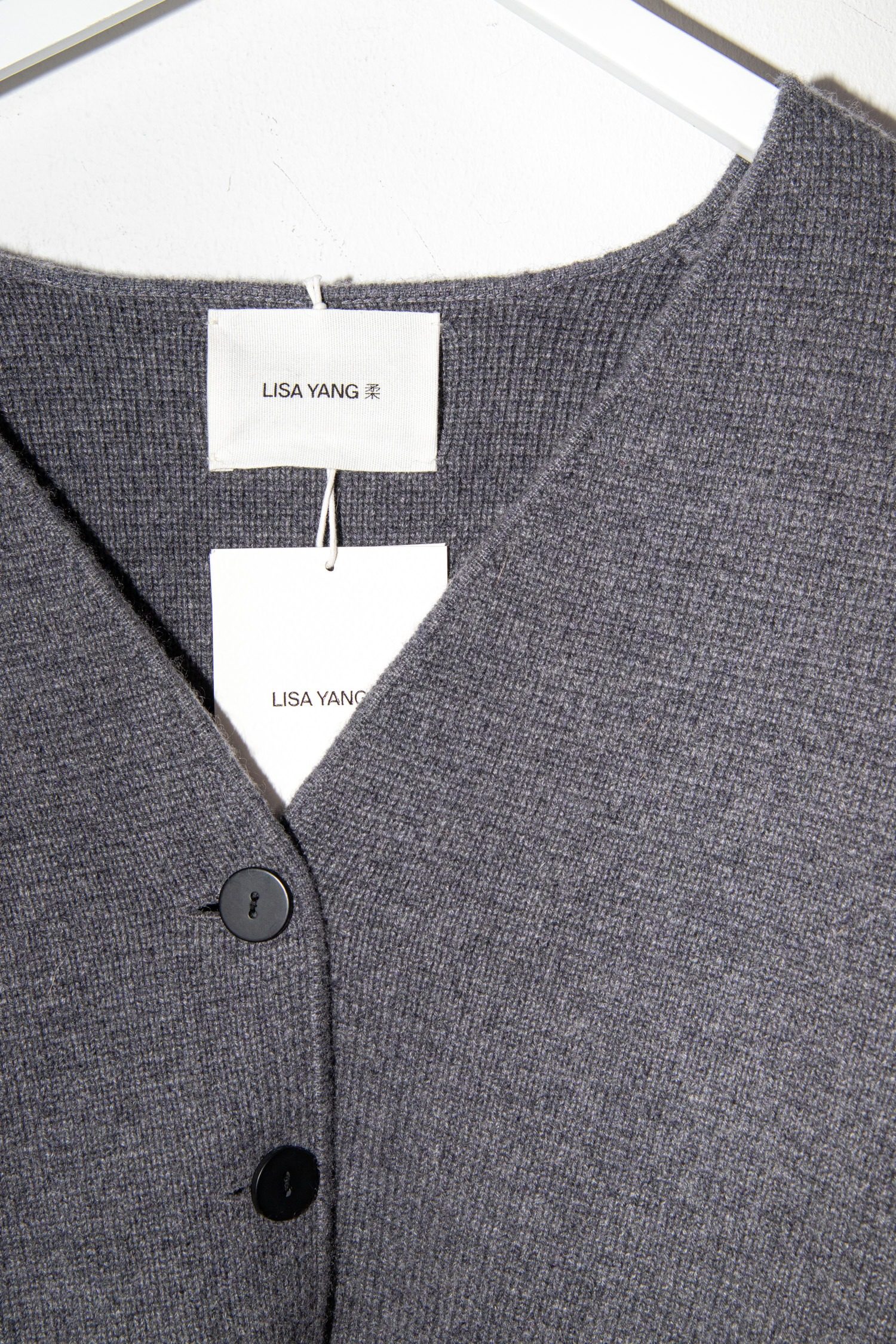 Thumbnail of http://Lisa%20Yang%20Giulietta%20Strickjacke%20in%20Dunkelbraun