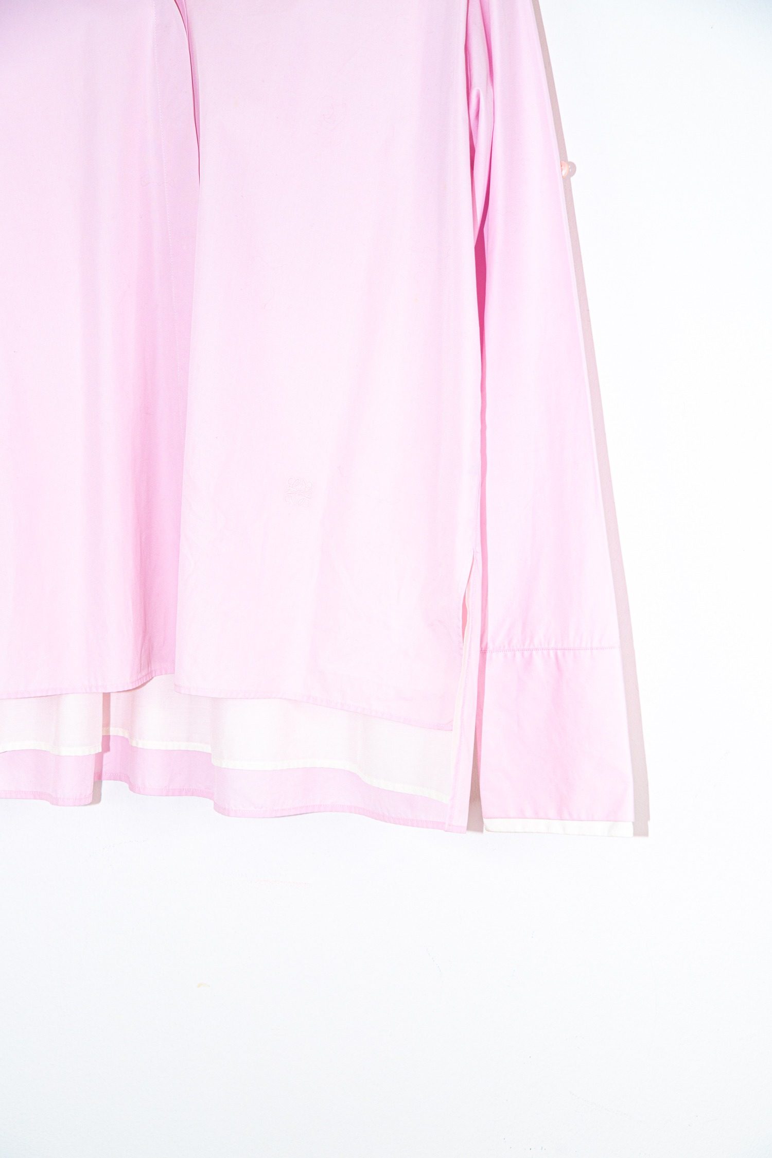 Thumbnail of http://Loewe%20Hemd%20in%20Rosa%20und%20Weiß