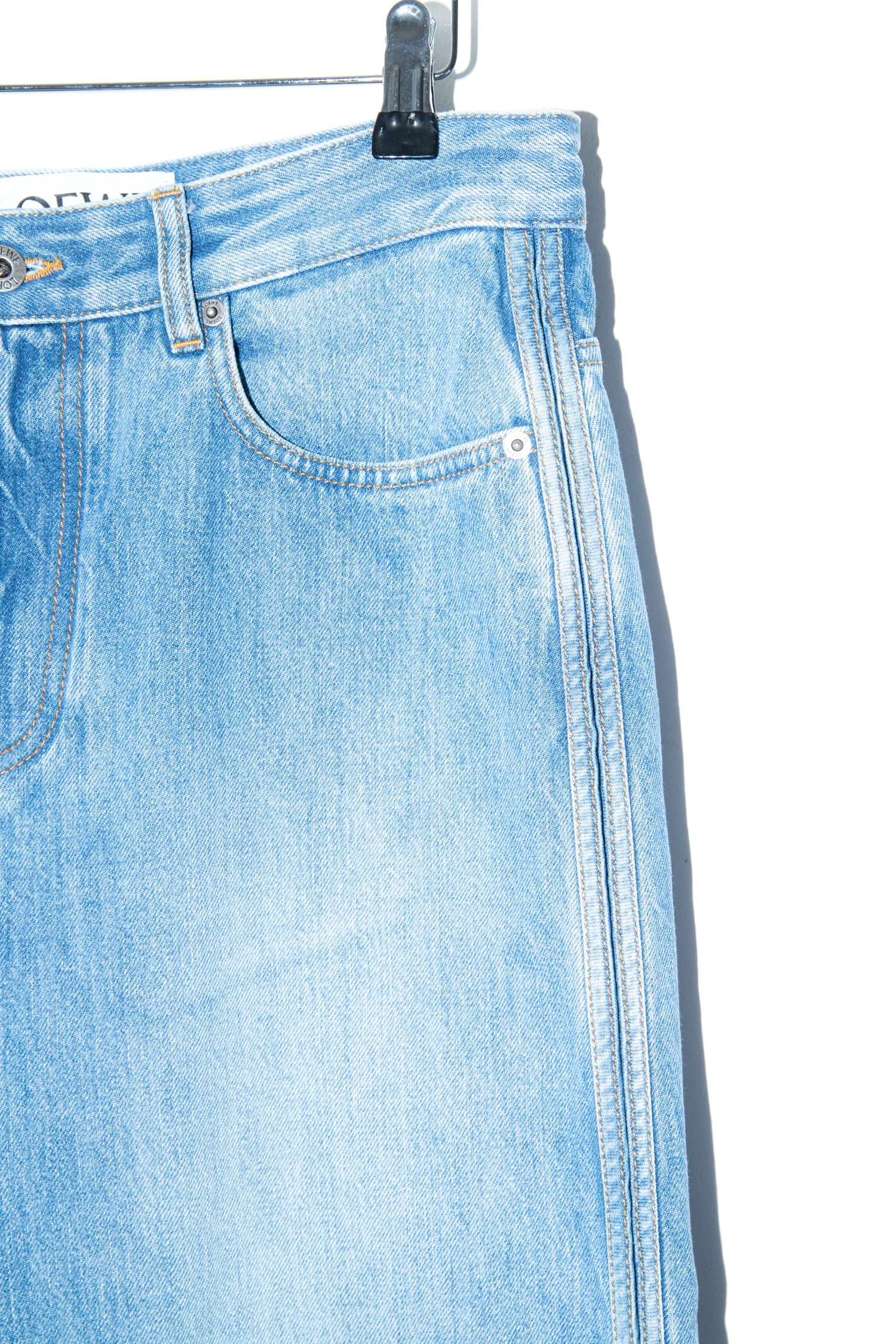 Thumbnail of http://Loewe%20Jeans%20mit%20Schlitz%20in%20Hellblau