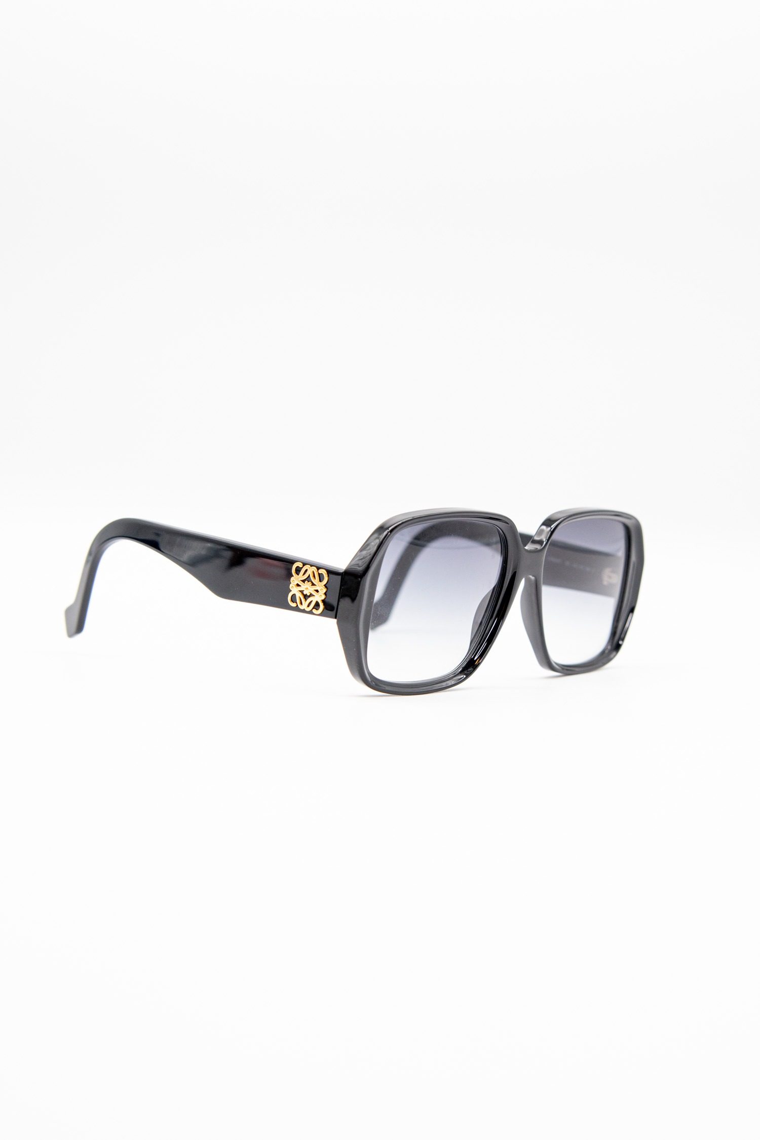 Thumbnail of http://Loewe%20LW50041l%20Sonnenbrille%20in%20Schwarz