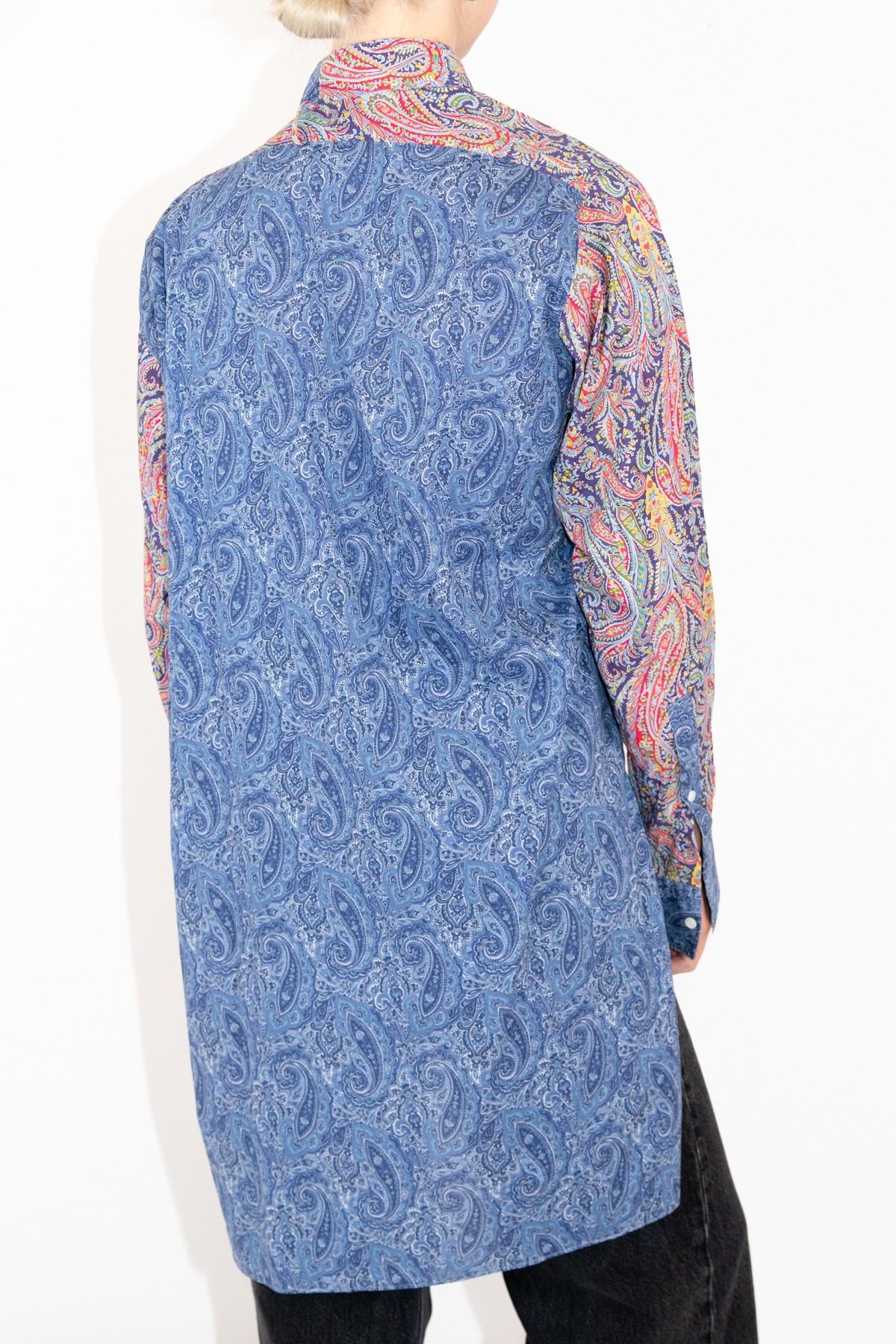 Thumbnail of http://Loewe%20Bluse%20mit%20Paisleymuster%20im%20Patchwork-Stil%20in%20Bunt