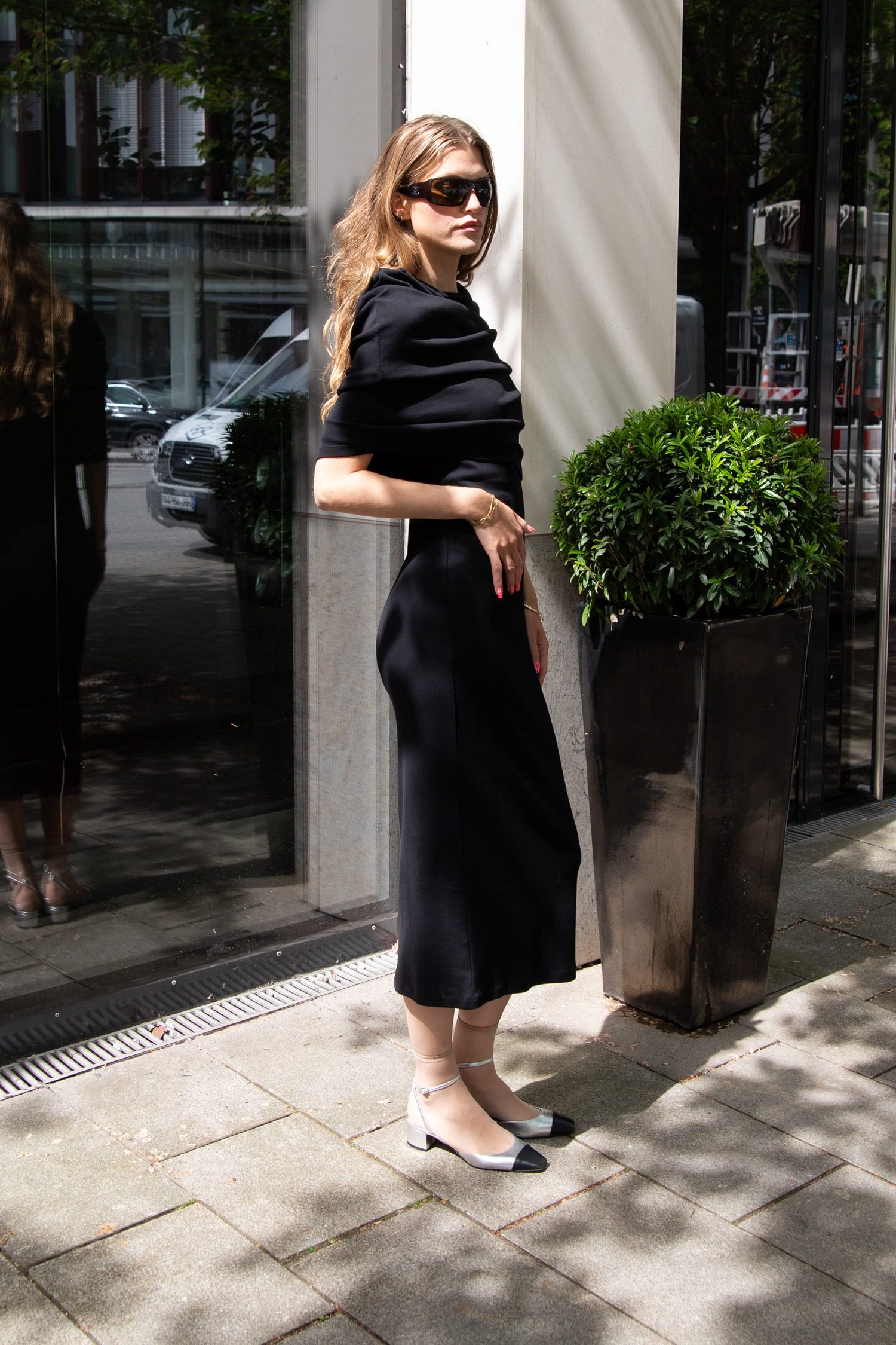Thumbnail of http://Loewe%20Maxikleid%20ohne%20Ärmel%20in%20Schwarz