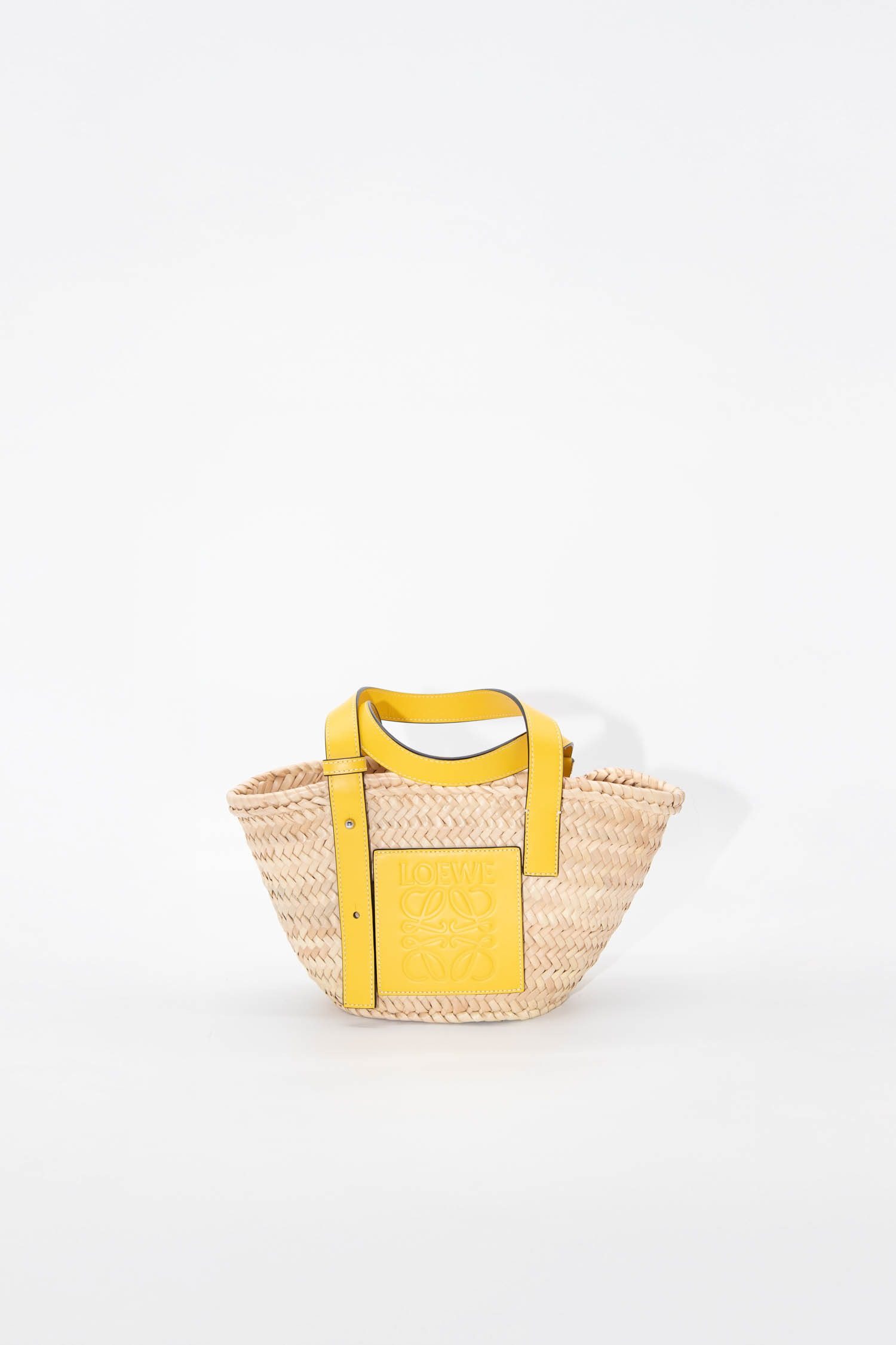 Thumbnail of http://Loewe%20Raffia%20Small%20Basket%20Tote%20Bag%20Handtasche%20in%20Gelb