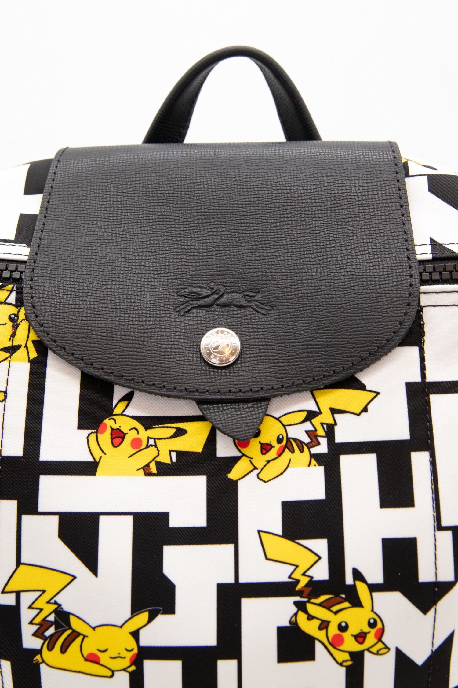 Thumbnail of http://Longchamp%20x%20Pokémon%20Le%20Pilage%20Rucksack%20mit%20Pikachu
