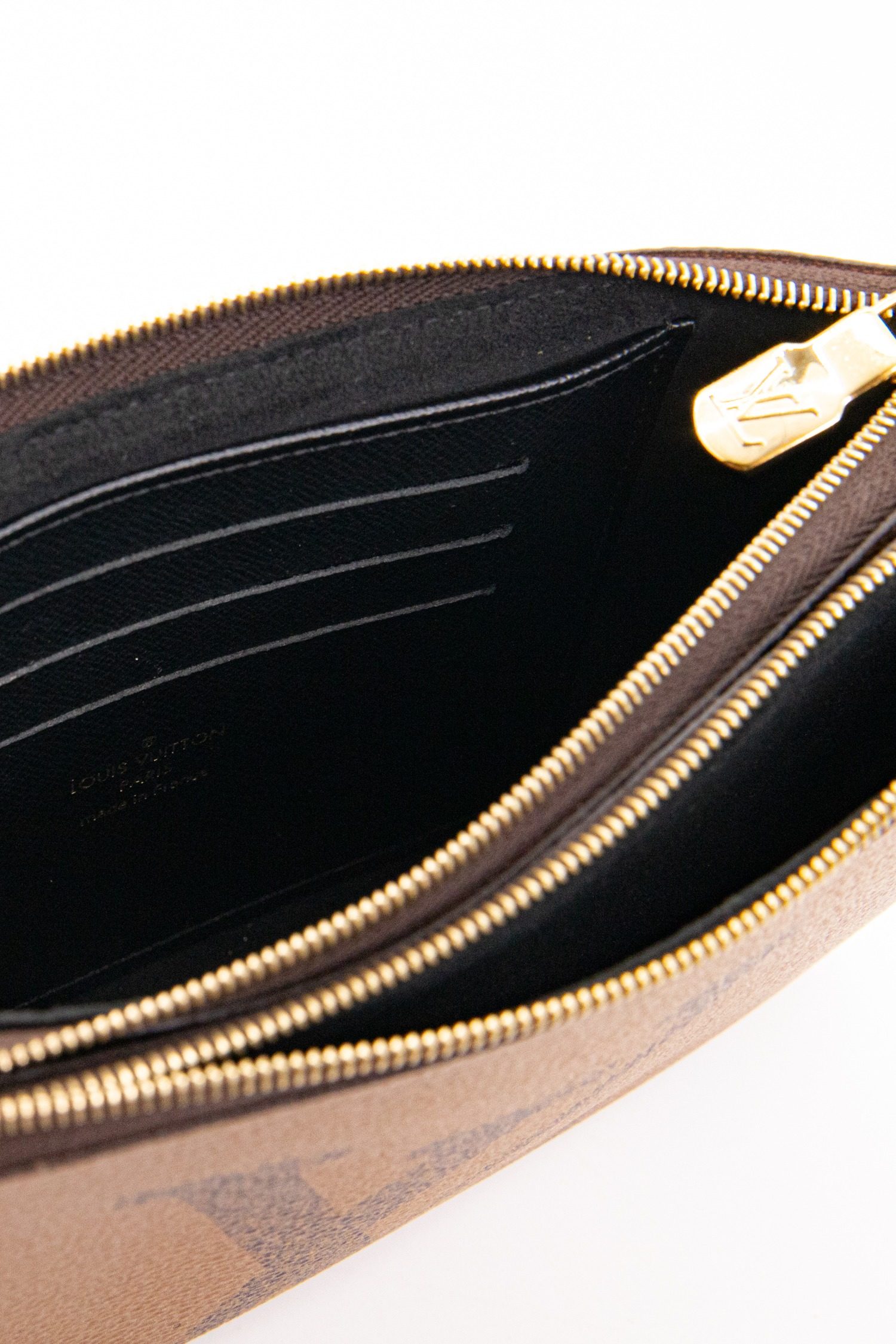 Thumbnail of http://Louis%20Vuitton%20Double%20Zip%20Pochette%20Umhängetasche