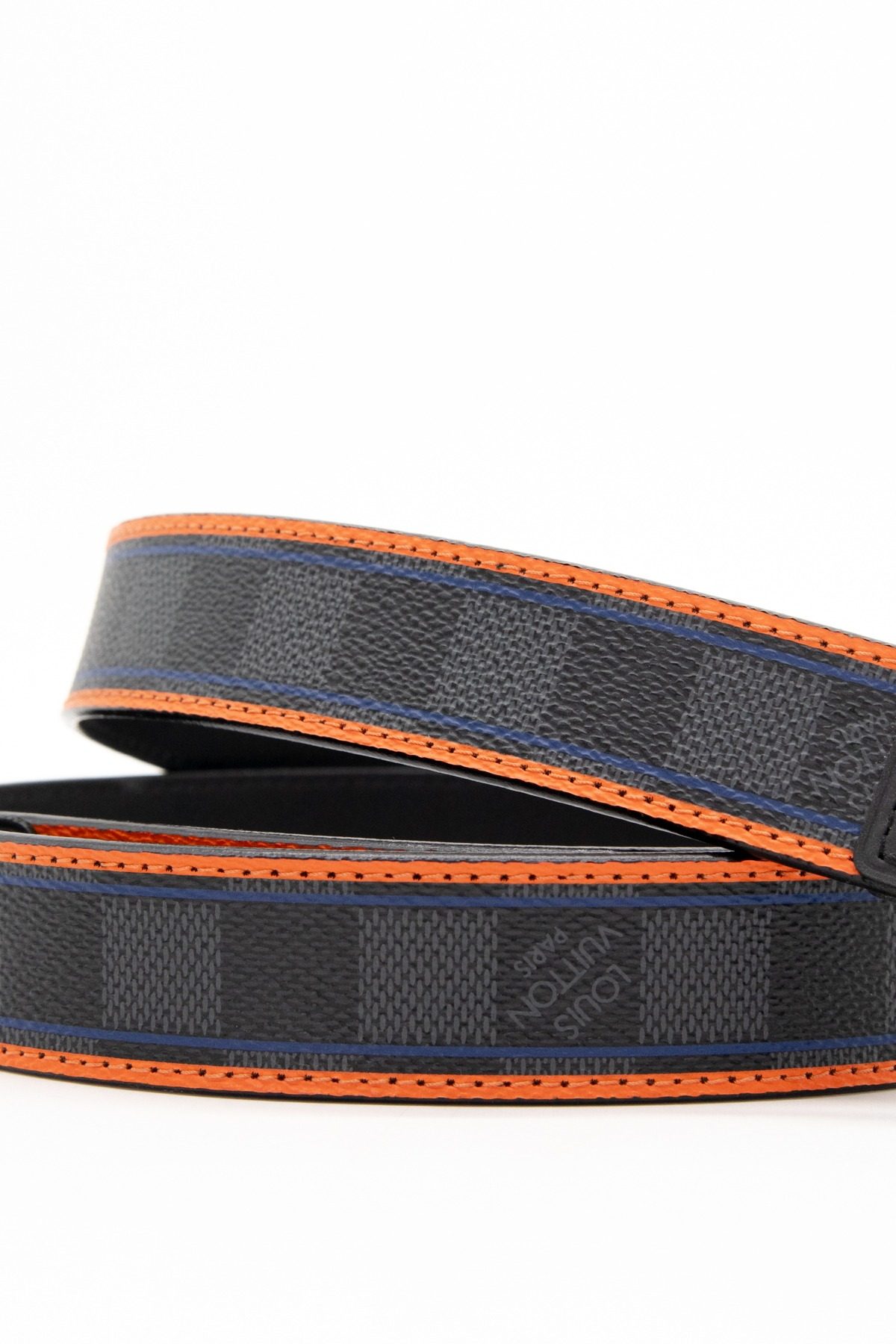 Thumbnail of http://Louis%20Vuitton%20Gürtel%20in%20Schwarz,%20Silber%20und%20Bunt