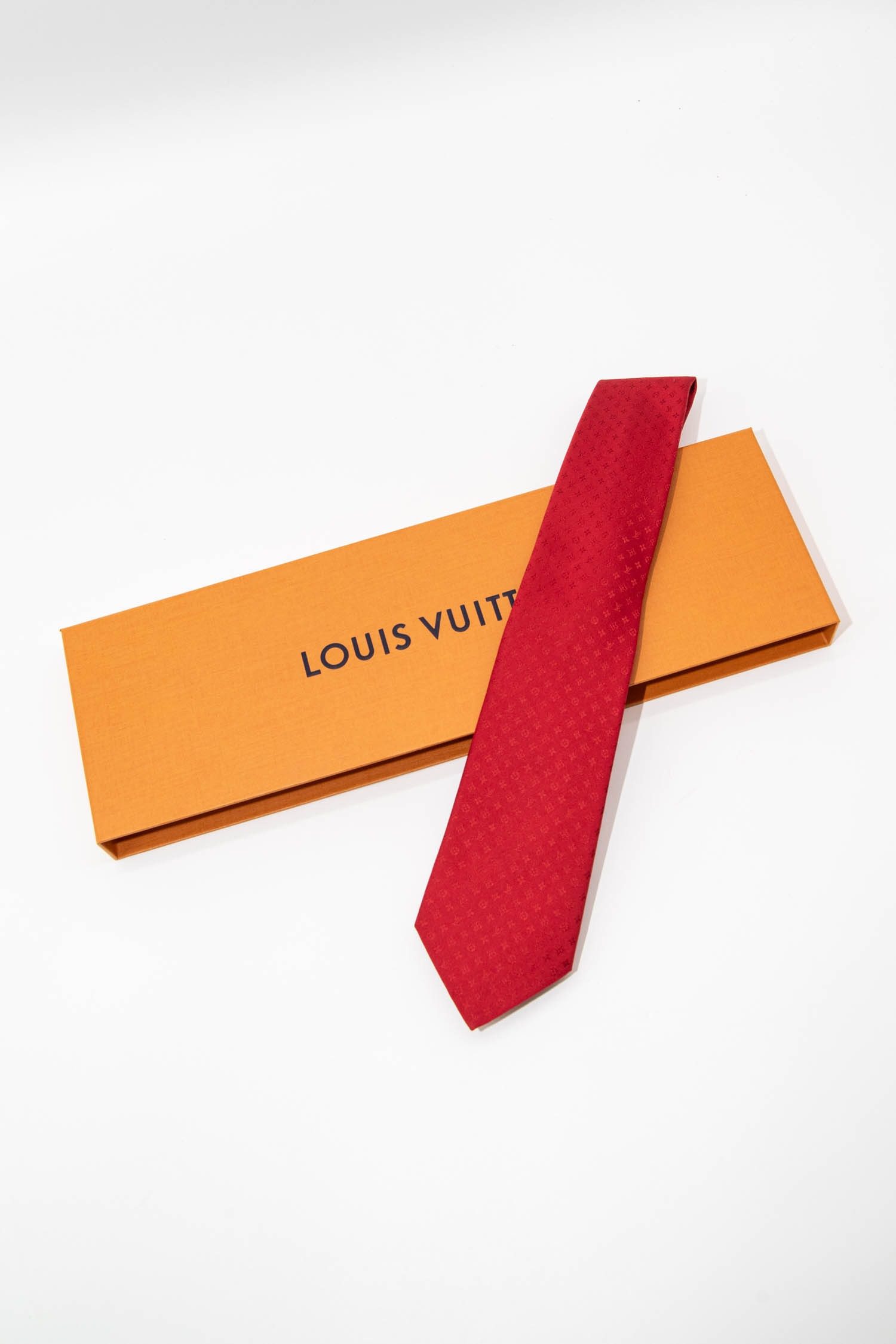Thumbnail of http://Louis%20Vuitton%20Neo%20Monogramissime%20Capsule%20Krawatte%20in%20Rot