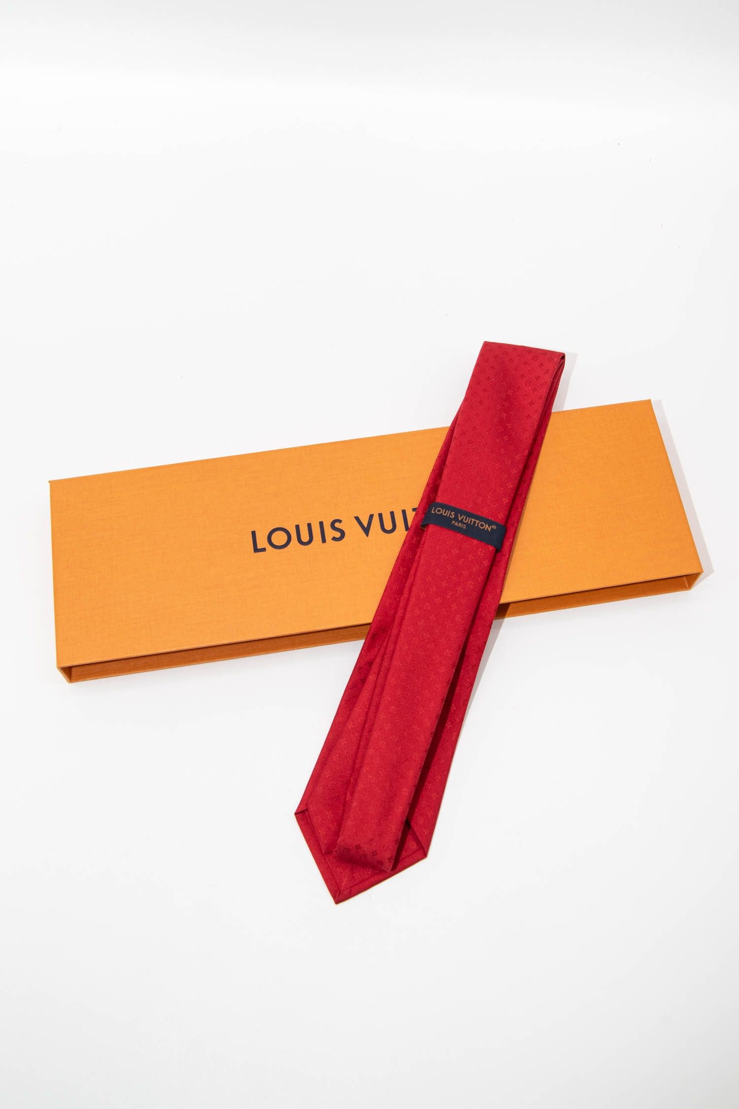 Thumbnail of http://Louis%20Vuitton%20Neo%20Monogramissime%20Capsule%20Krawatte%20in%20Rot